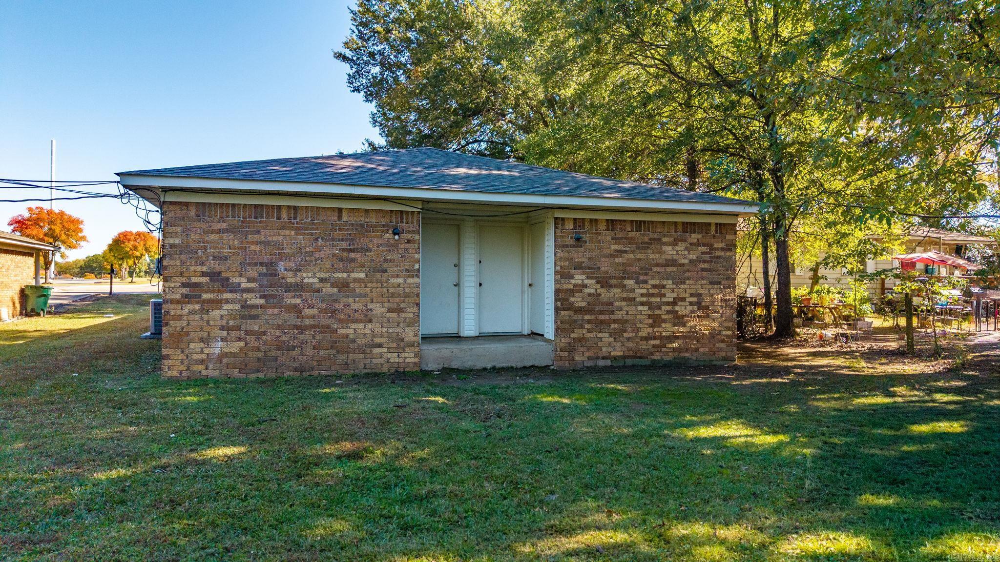 207 S Center  Conway, AR