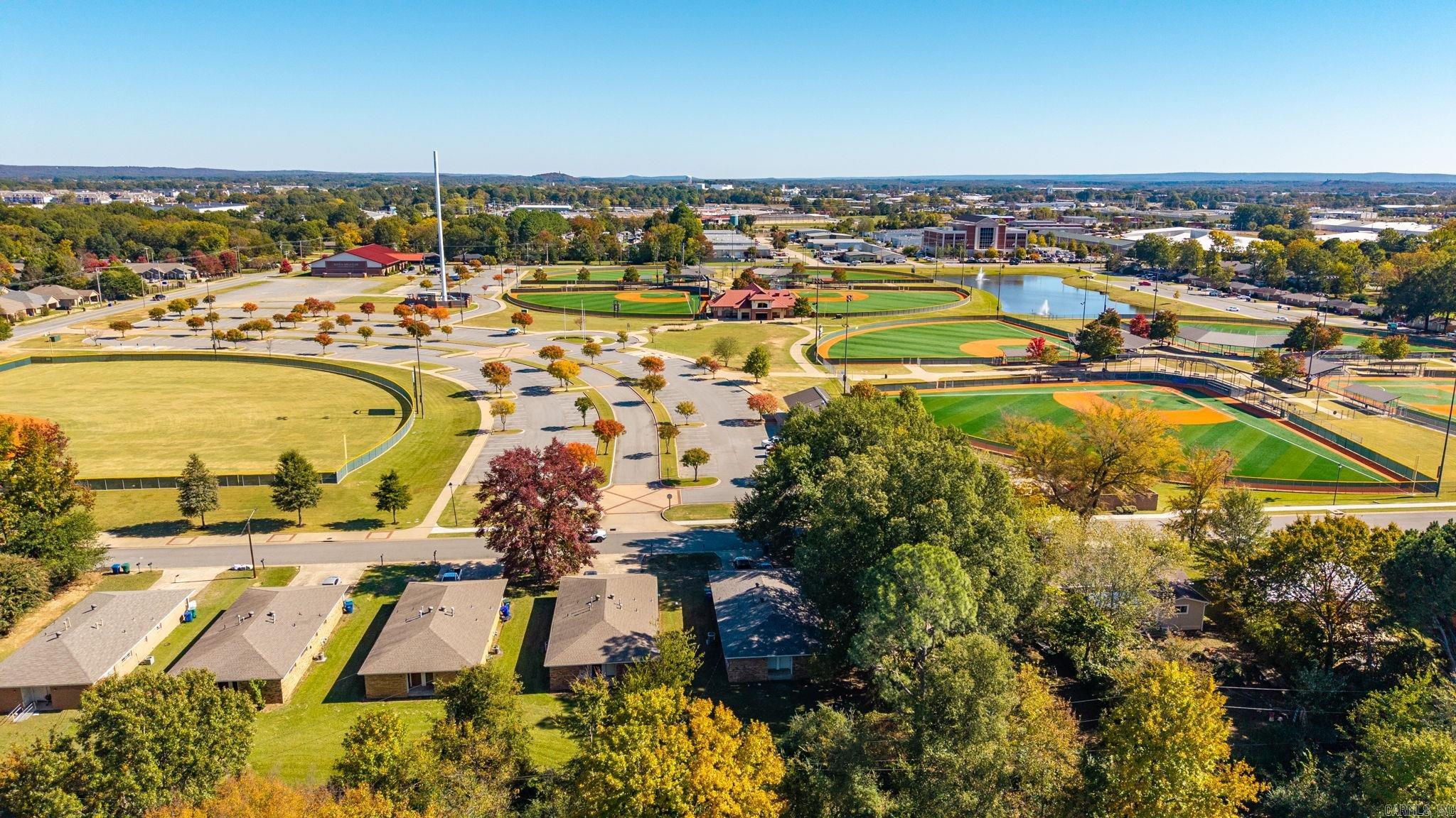 207 S Center  Conway, AR