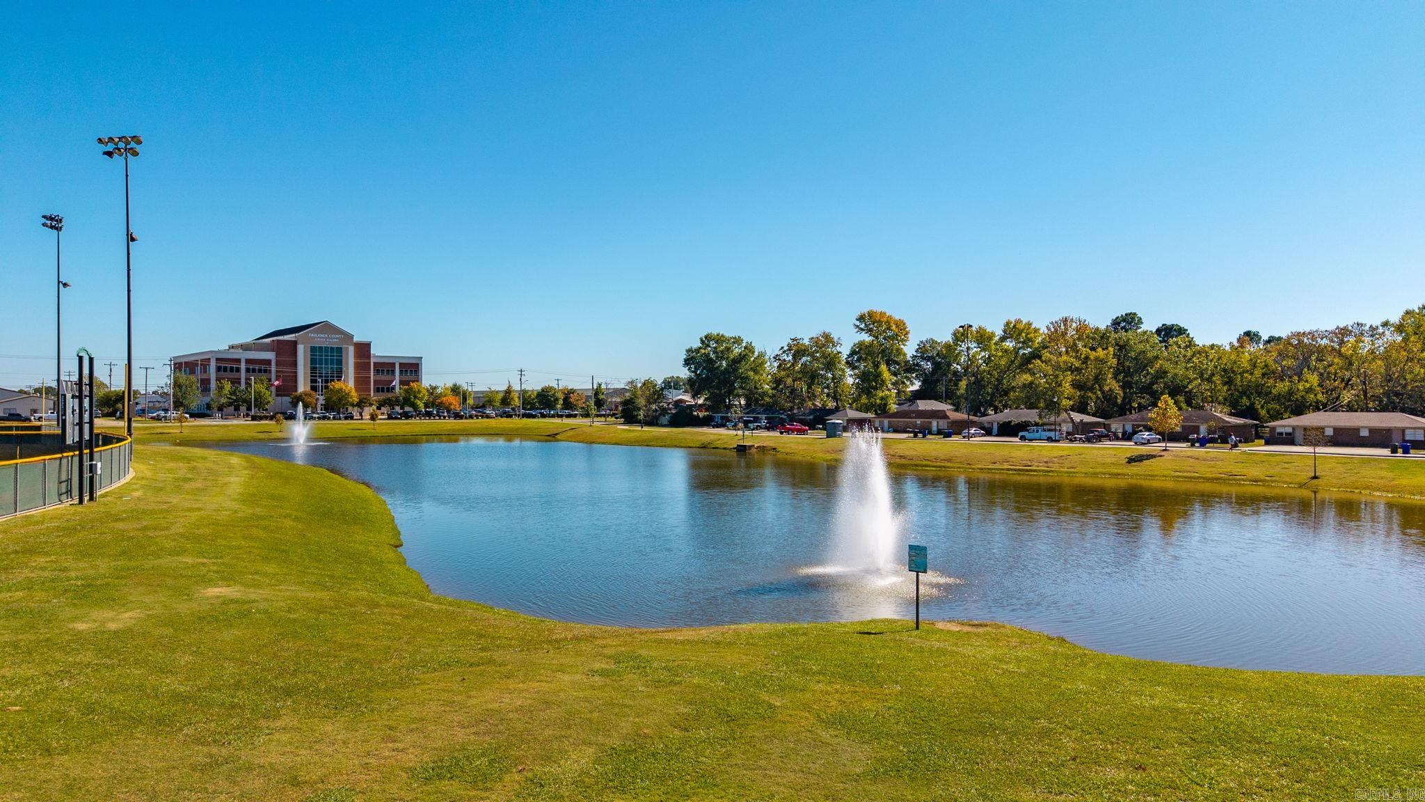 207 S Center  Conway, AR