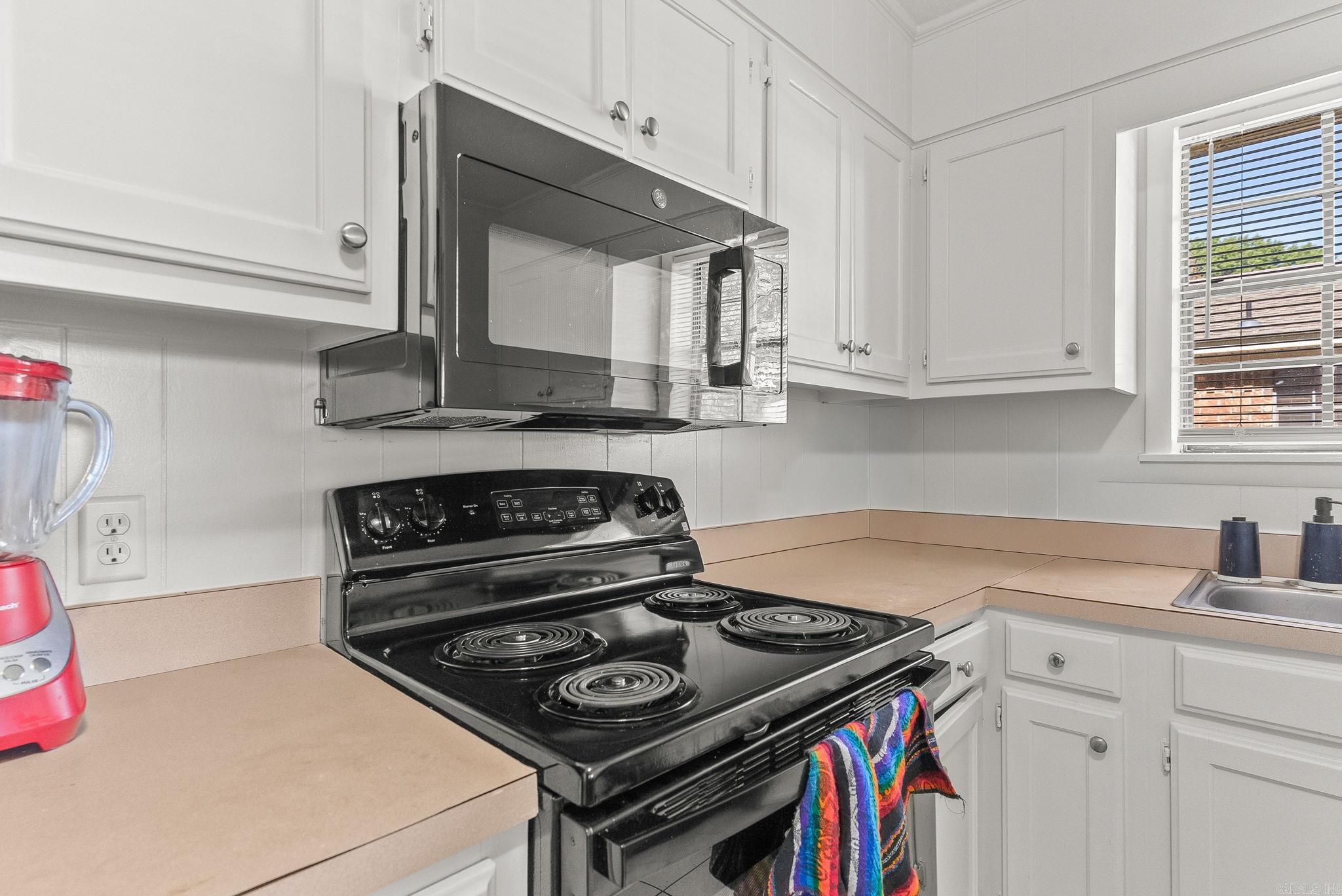 207 S Center  Conway, AR