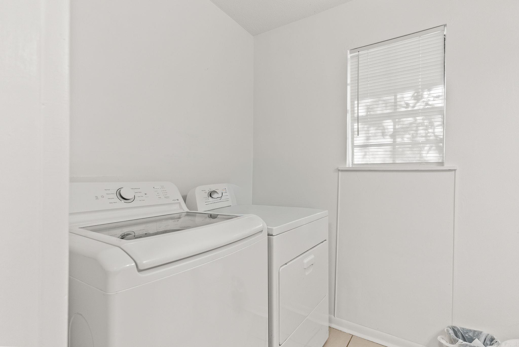 207 S Center  Conway, AR