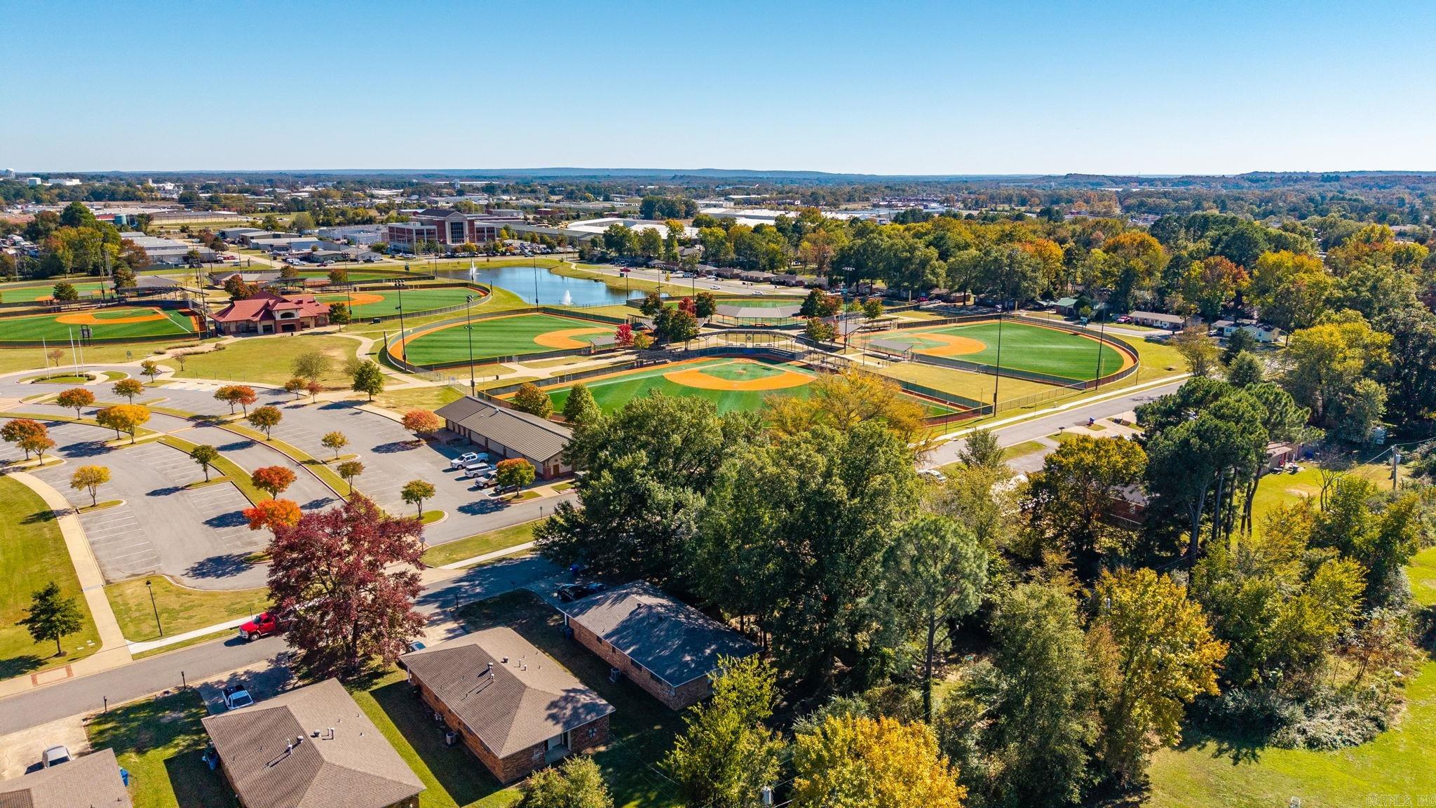 207 S Center  Conway, AR