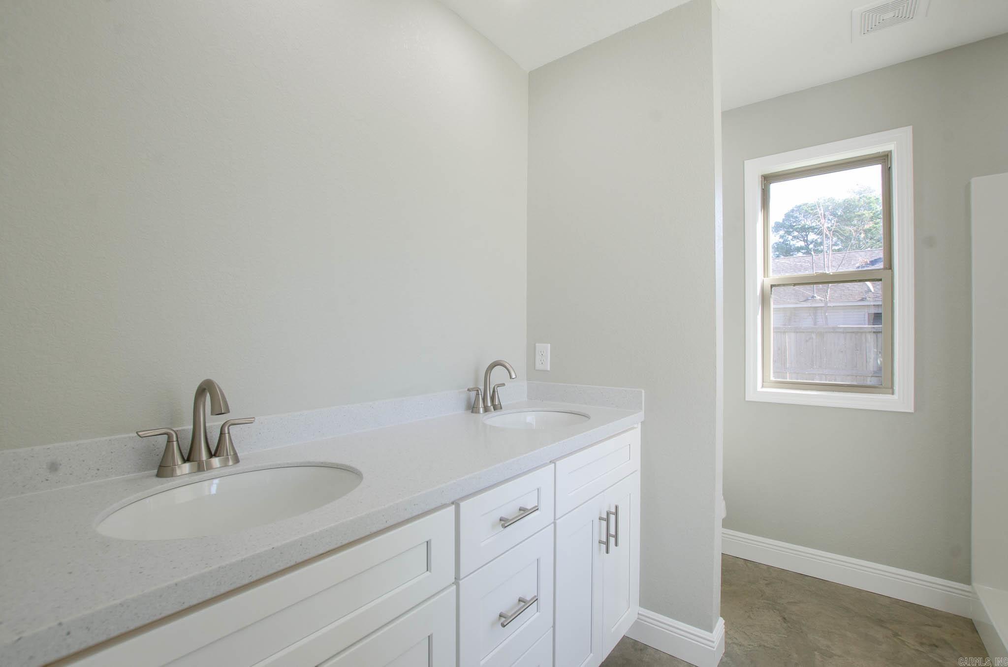 120 Pecan  Lake City, AR