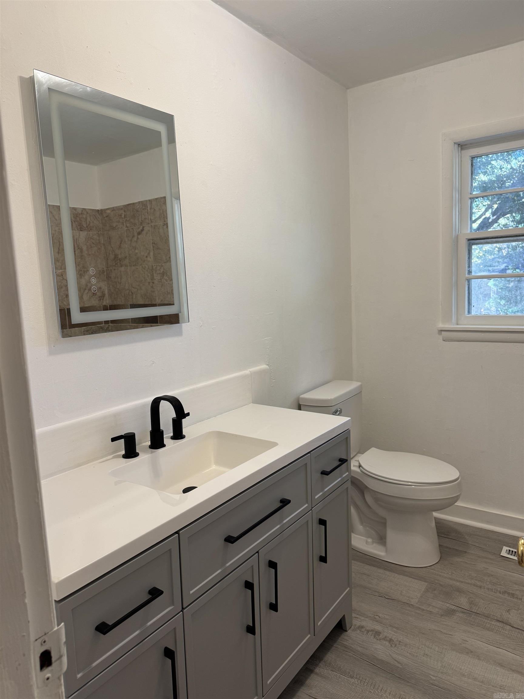 100 E Lincoln  Searcy, AR