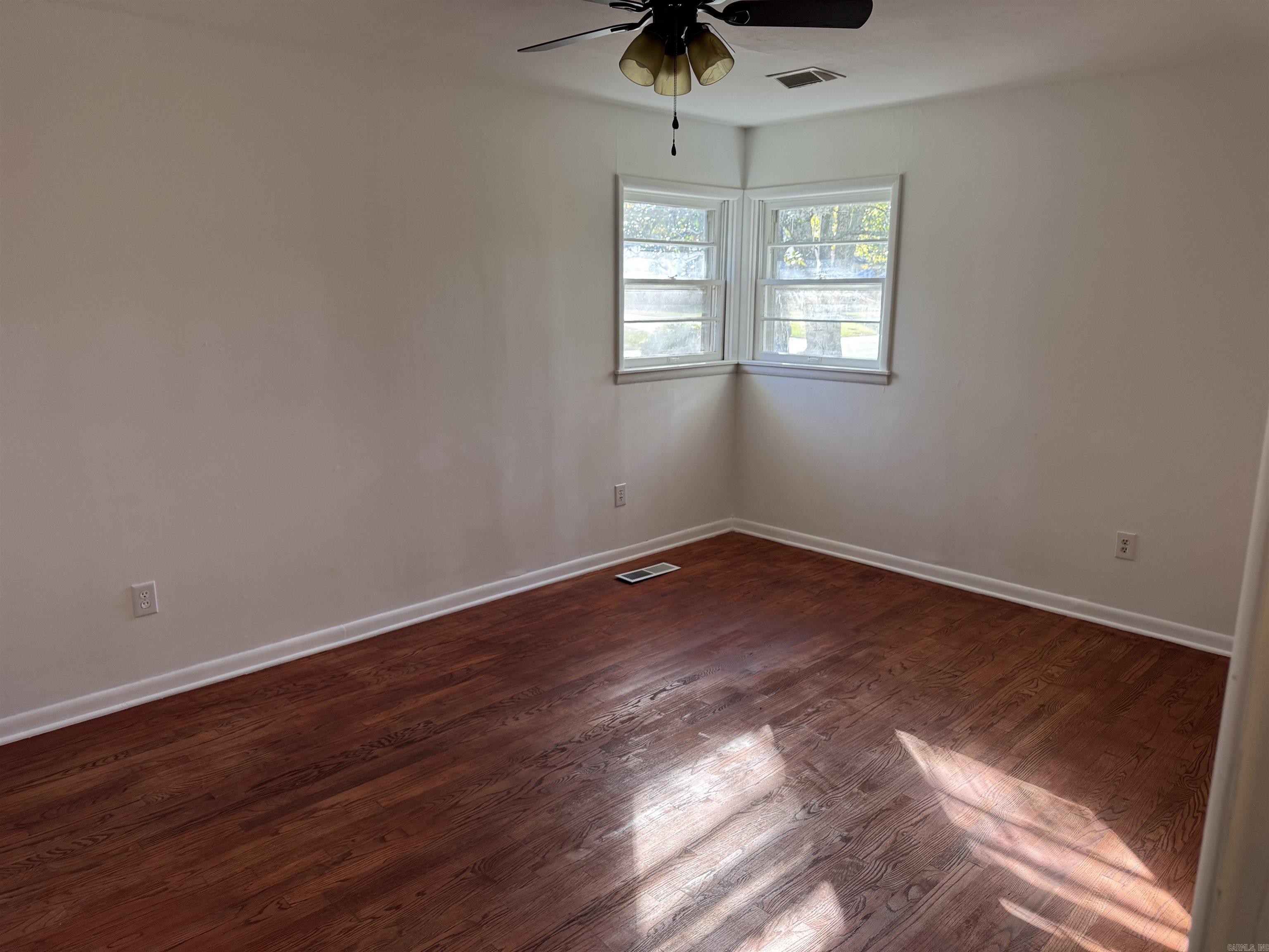 100 E Lincoln  Searcy, AR