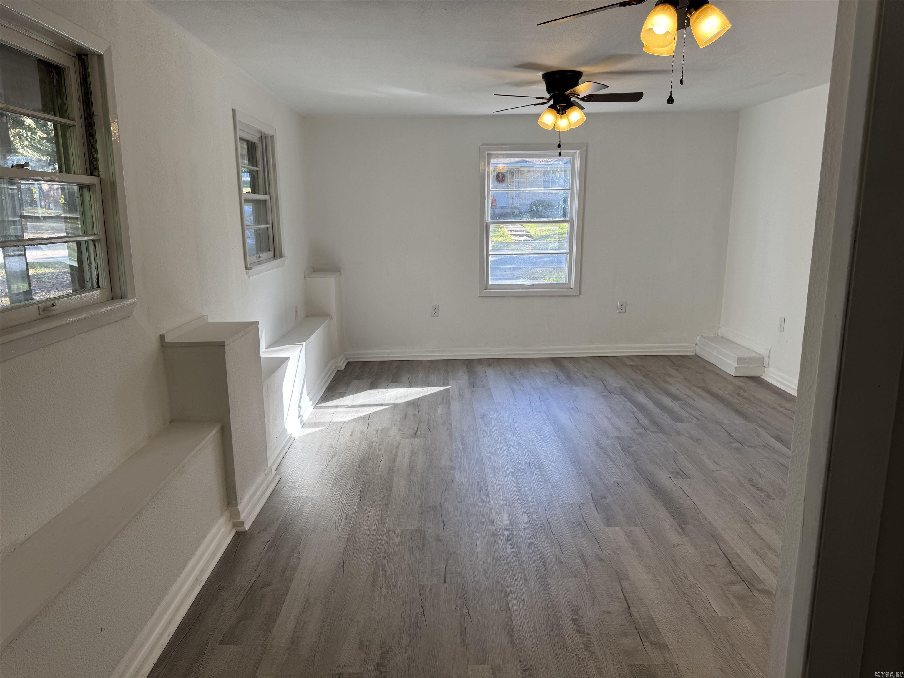 100 E Lincoln  Searcy, AR