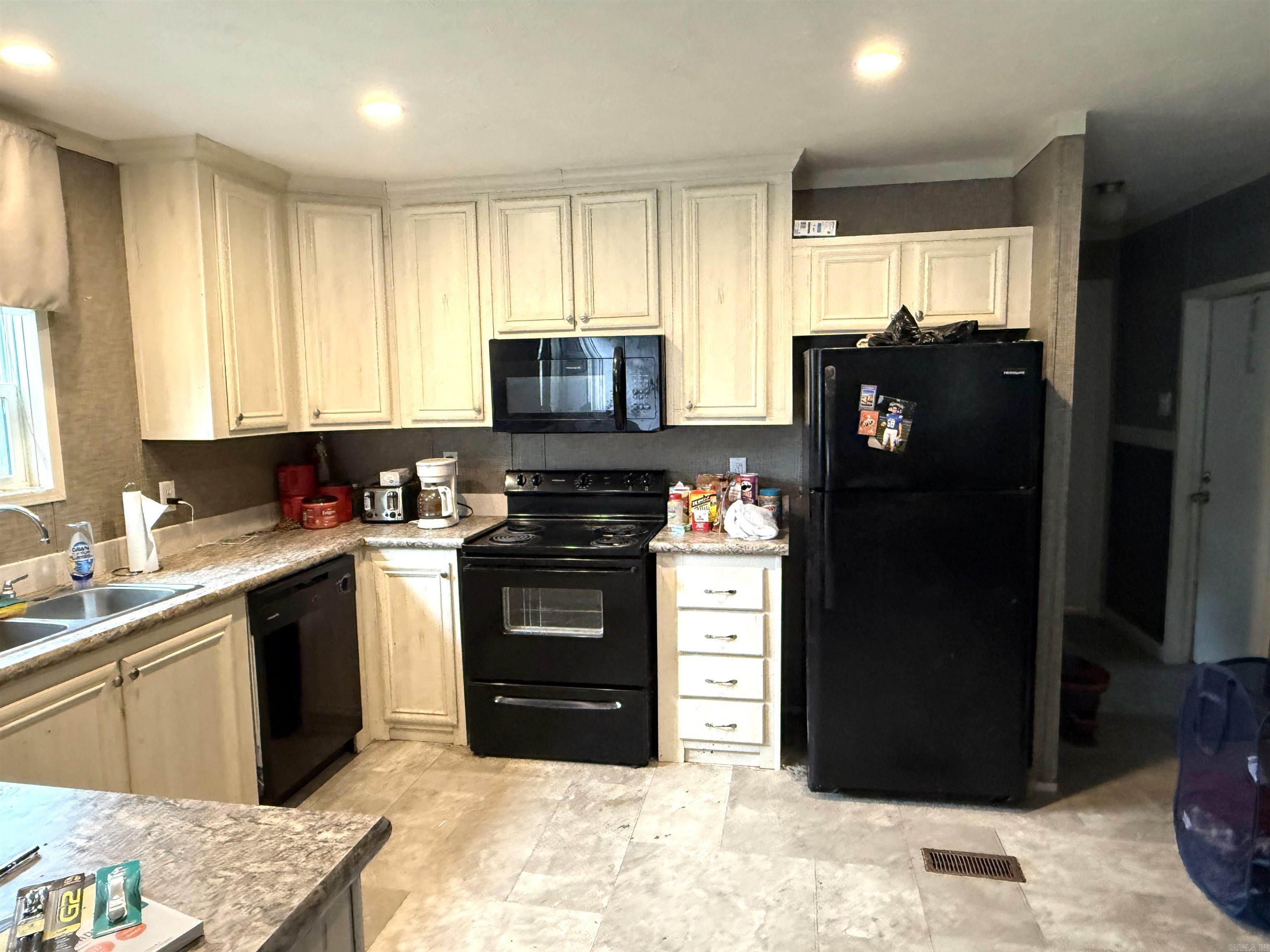 27 Hosman Lane Greenbrier, AR 72058