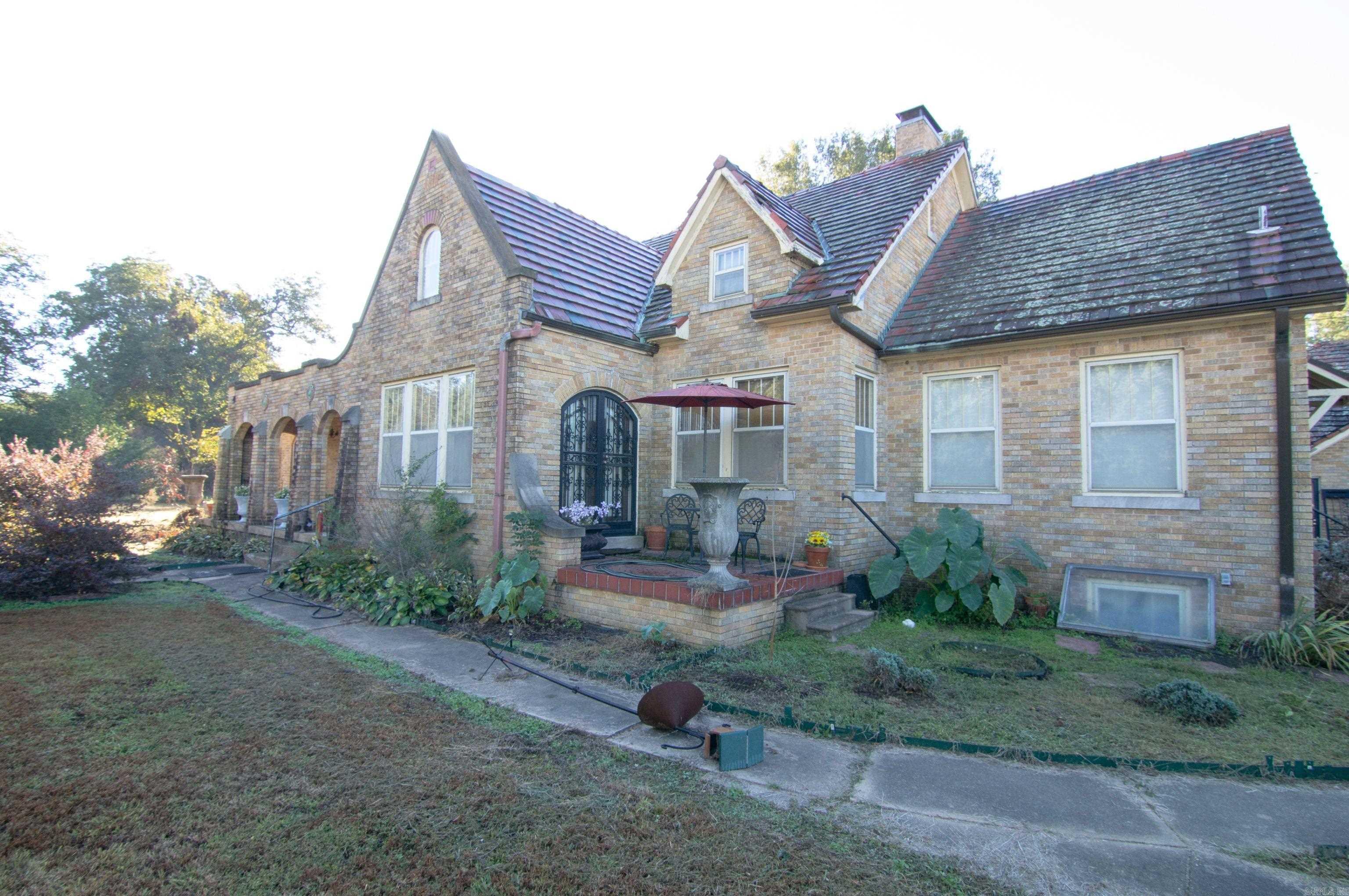 819 W Front Street Lonoke, AR 72086