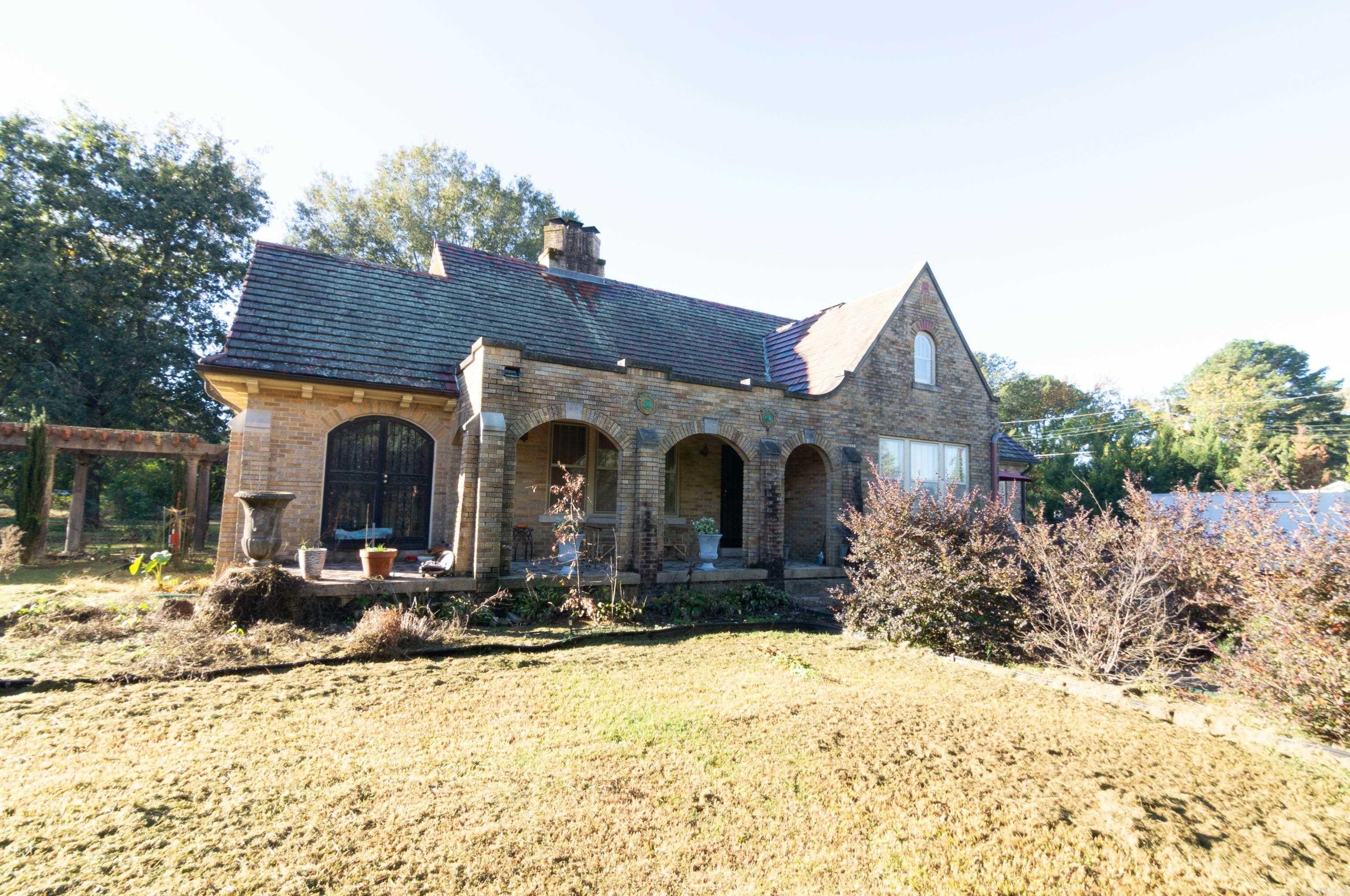 819 W Front Street Lonoke, AR 72086