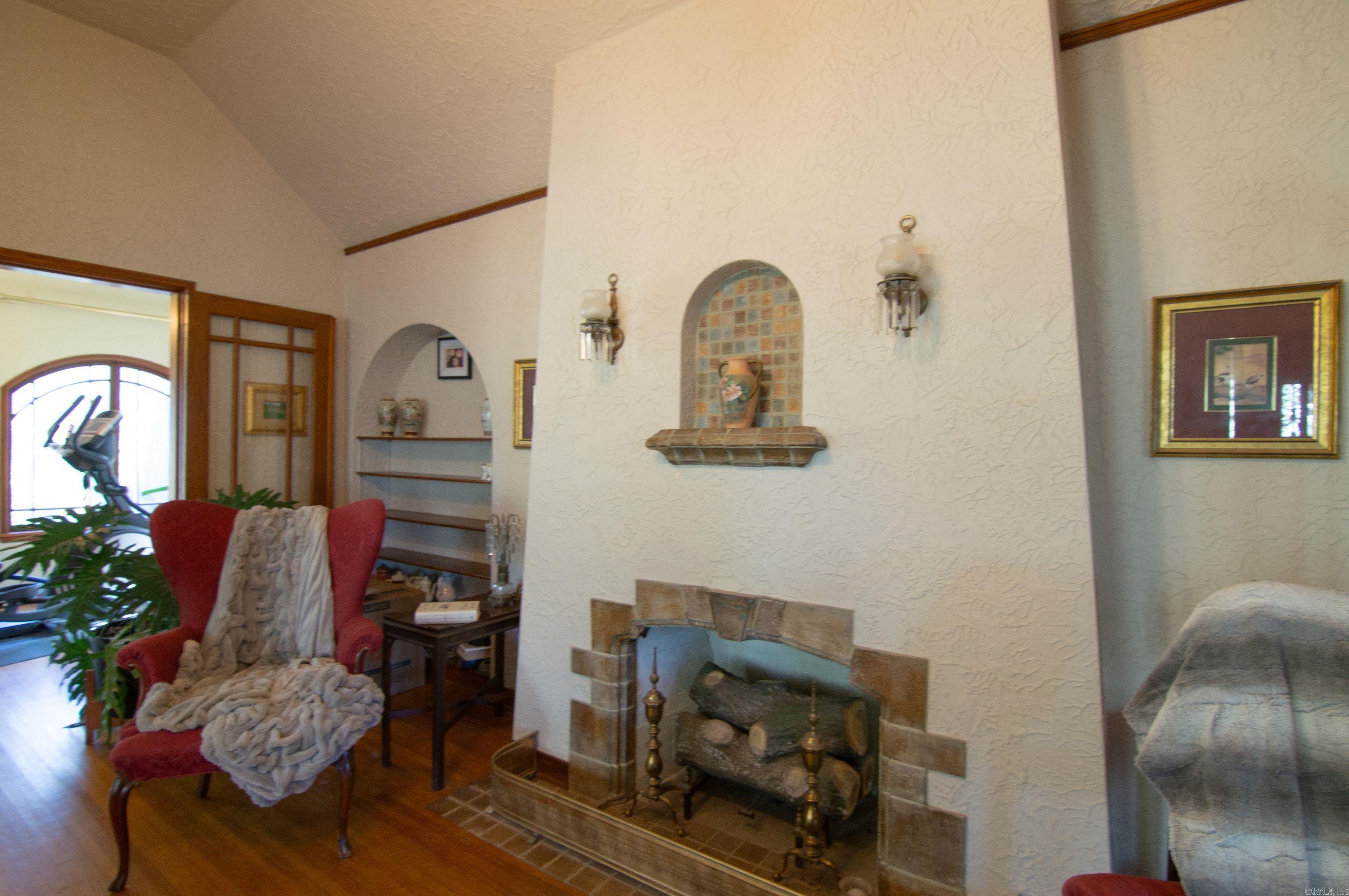 819 W Front Street Lonoke, AR 72086