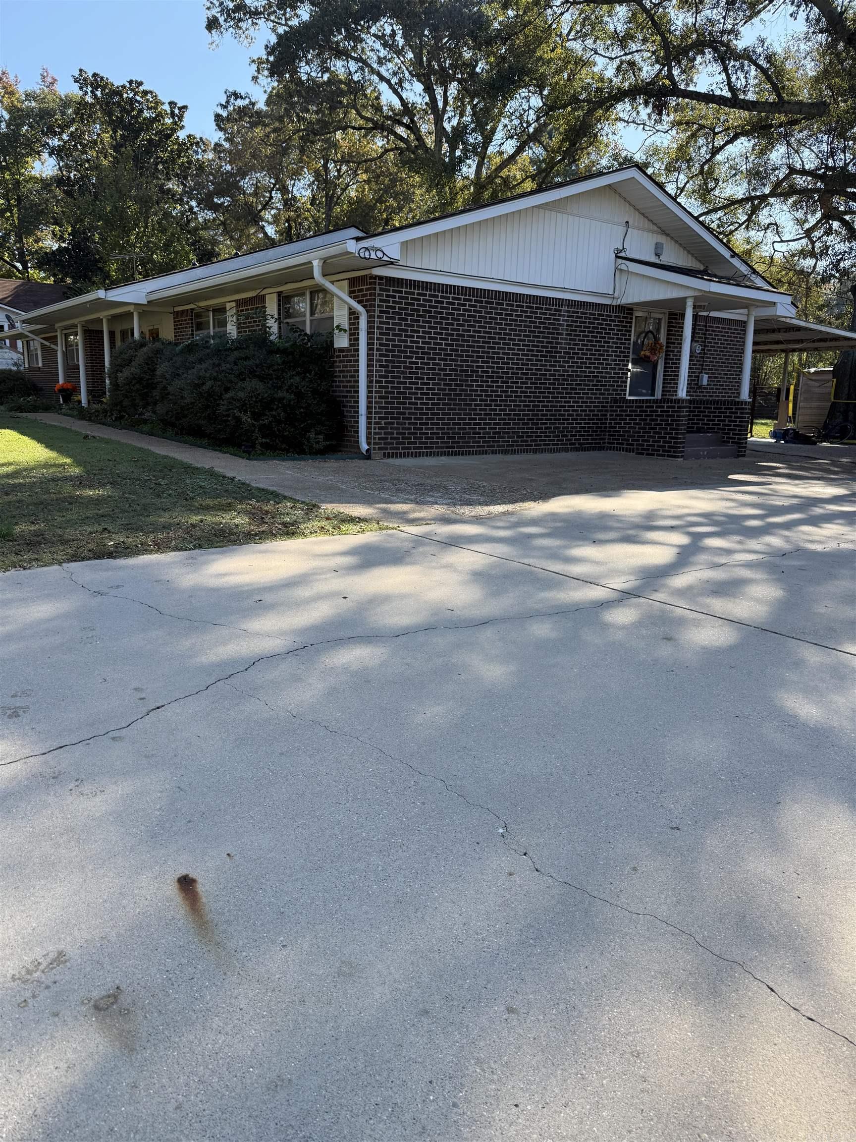 721 W College Street Nashville, AR 71852