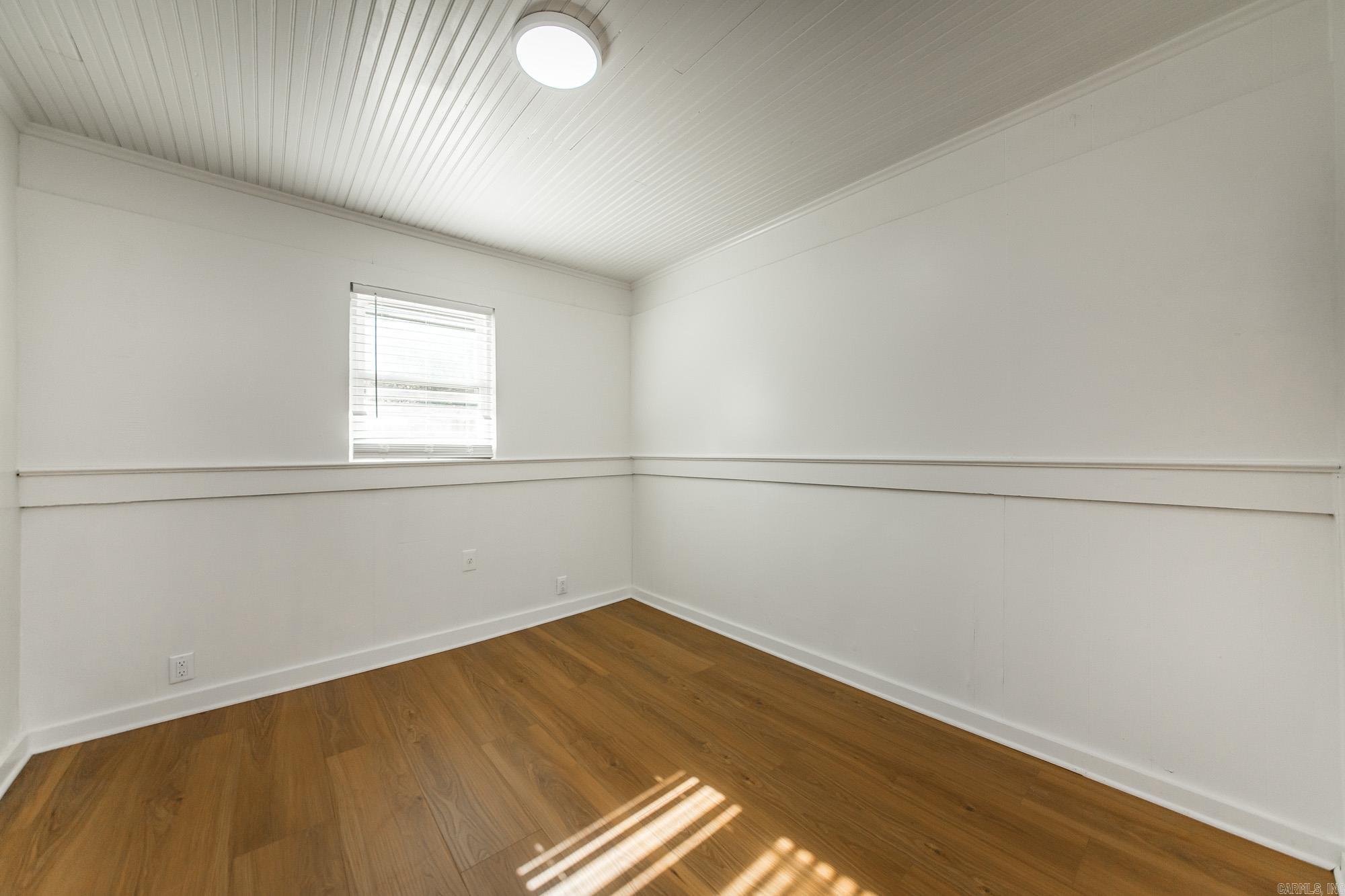 204 SE 3rd Street England, AR 72046-2110