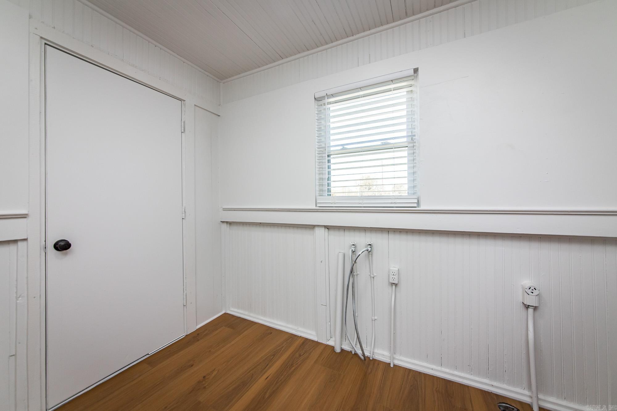 204 SE 3rd Street England, AR 72046-2110