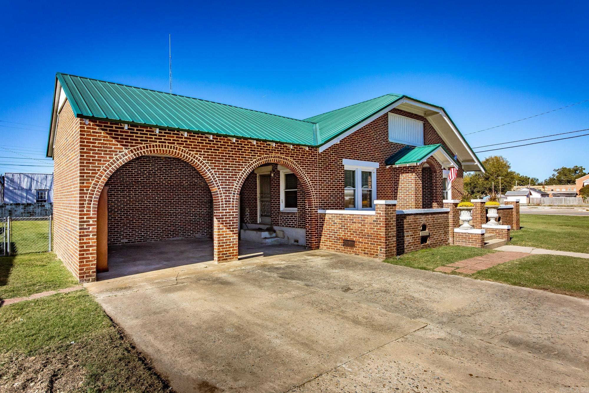 204 SE 3rd Street England, AR 72046-2110