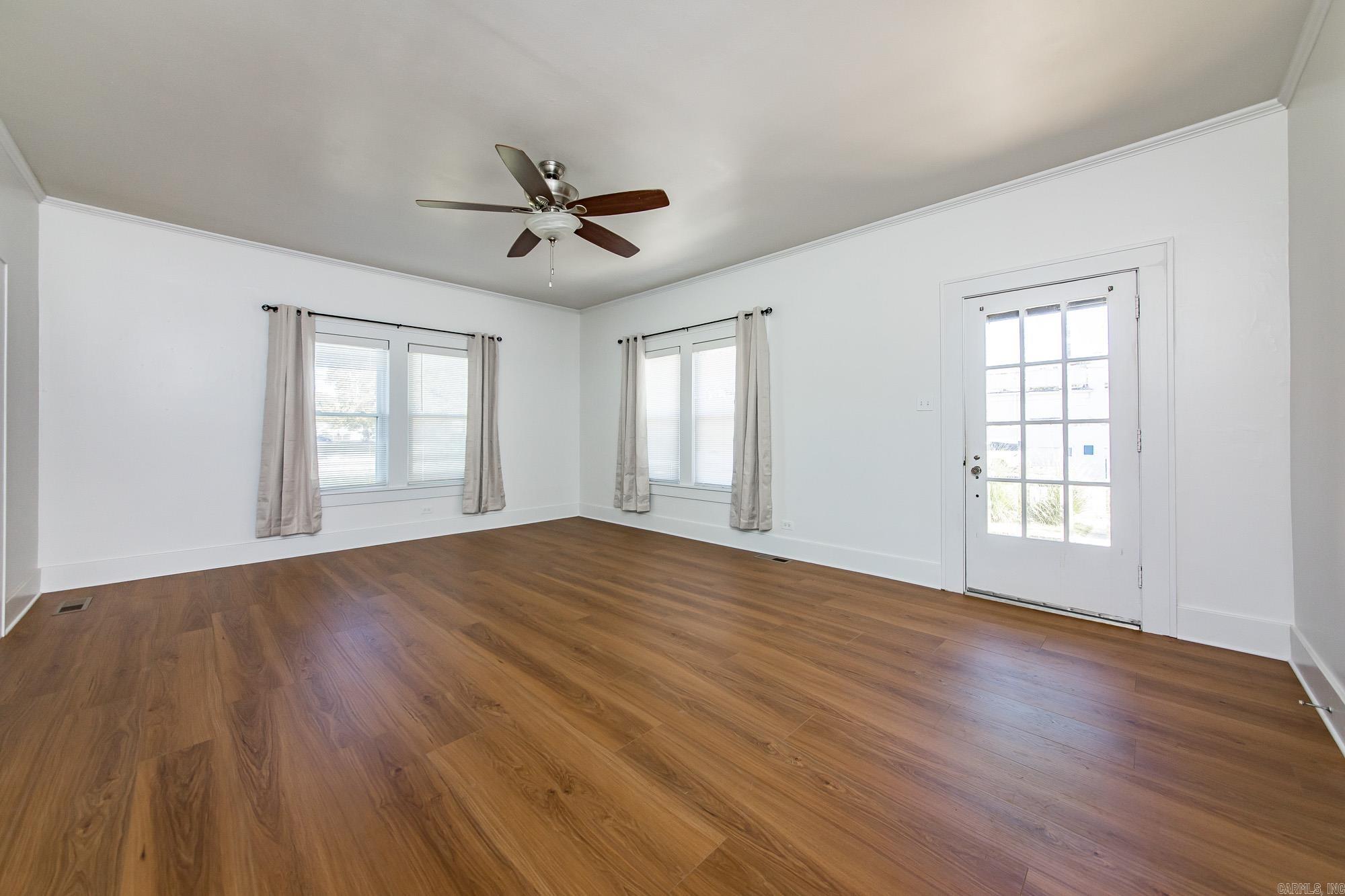 204 SE 3rd Street England, AR 72046-2110