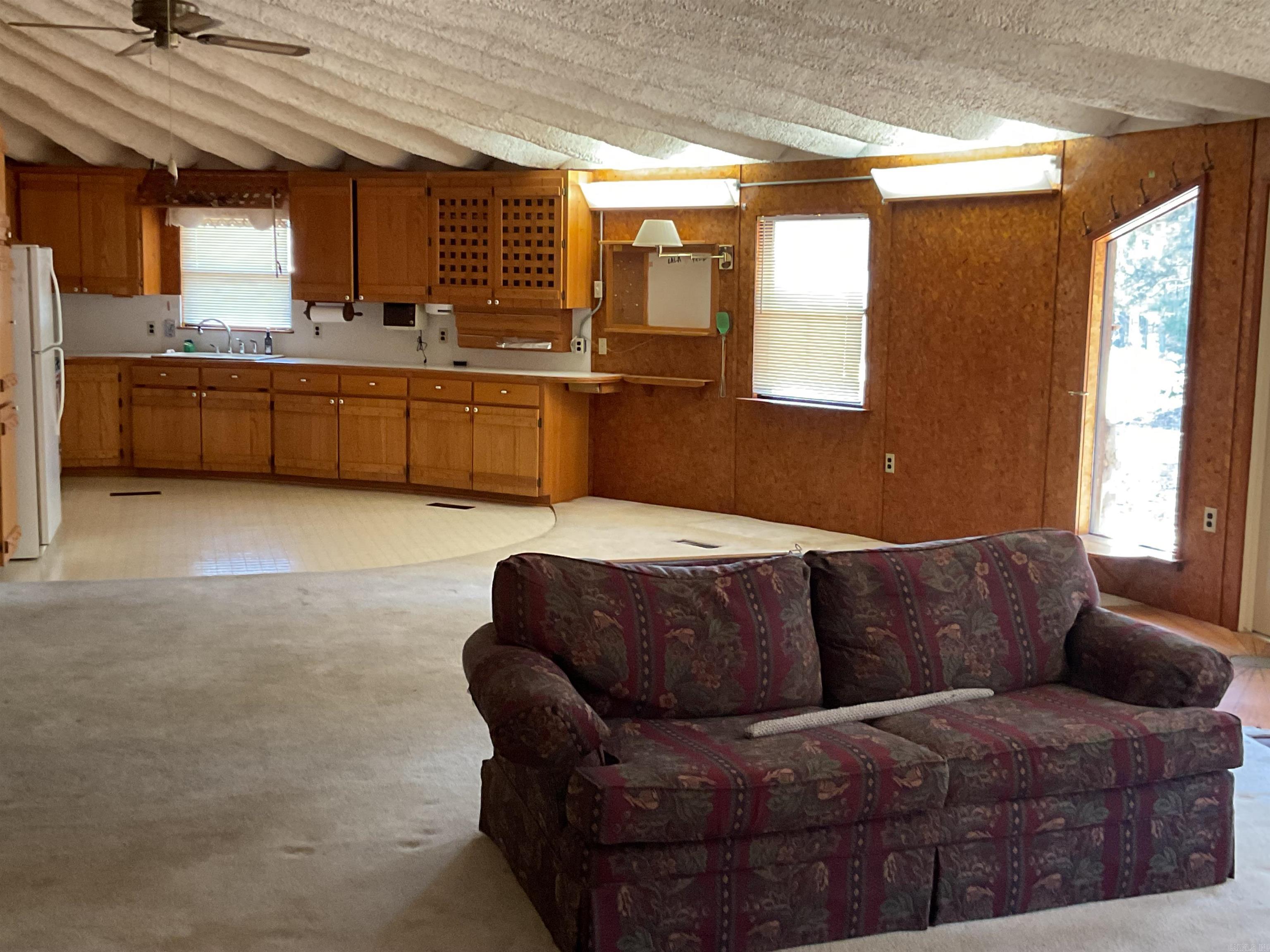 1324 Edgemont Greers Ferry, AR 72067