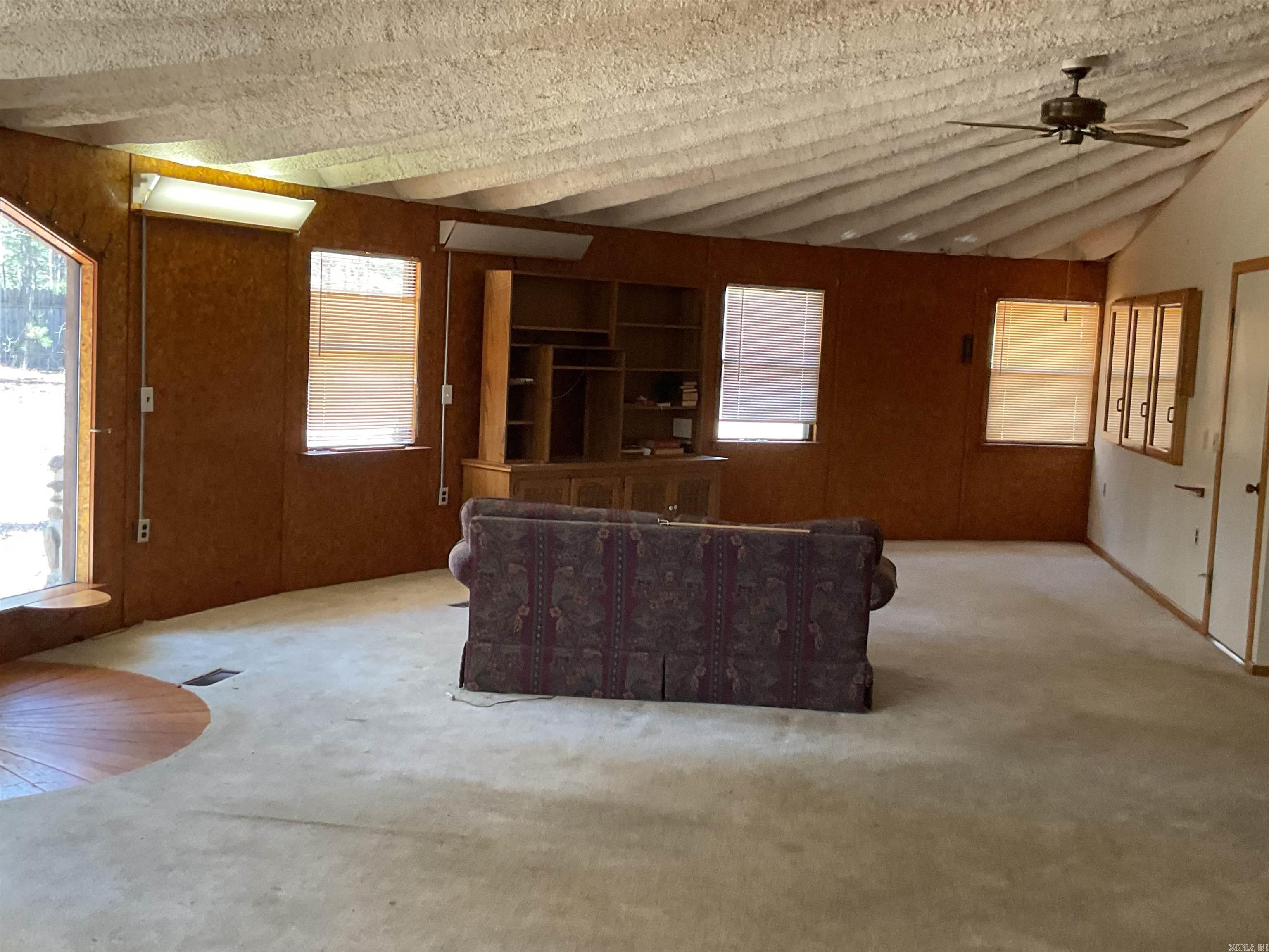 1324 Edgemont Greers Ferry, AR 72067