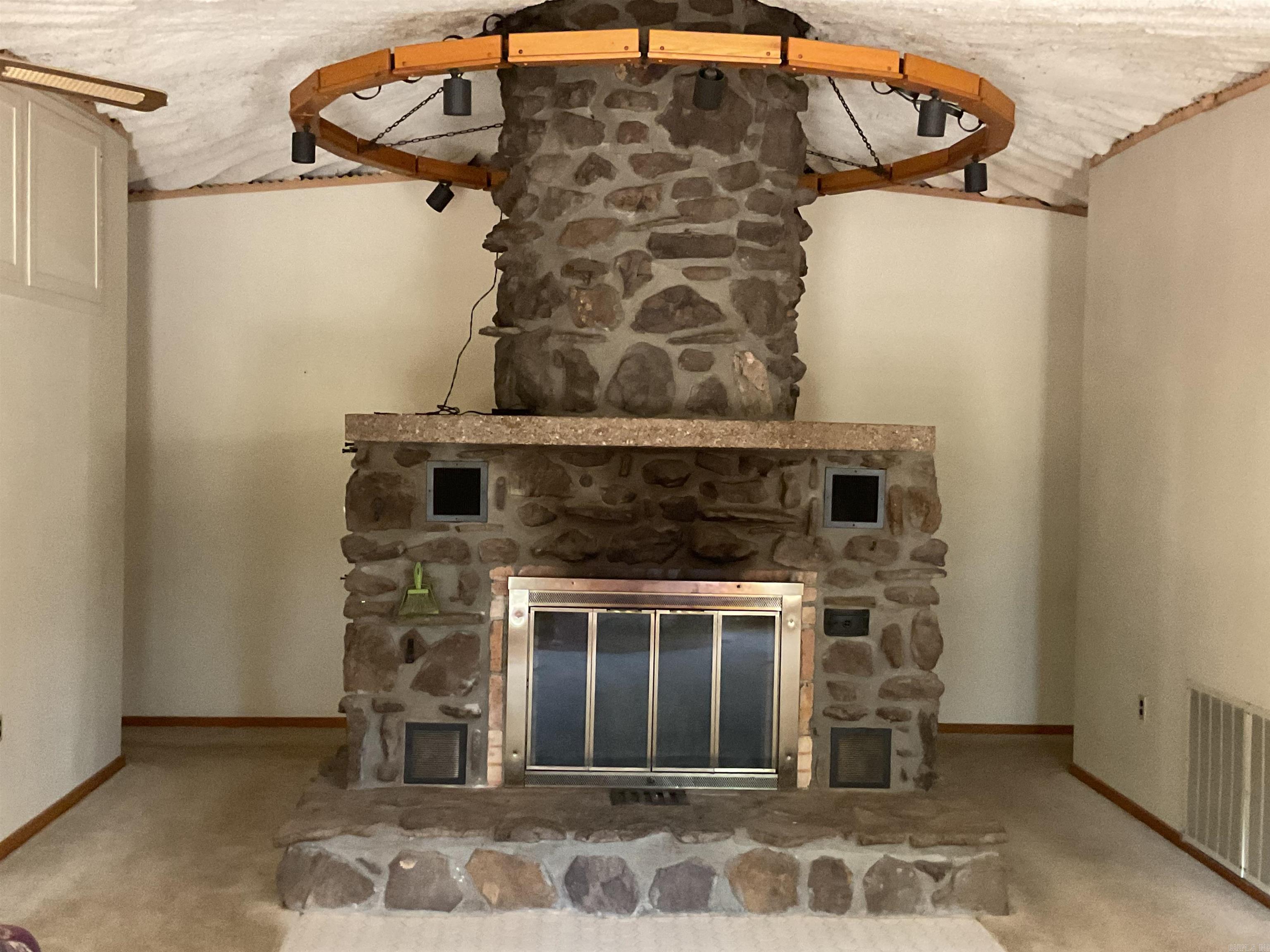 1324 Edgemont Greers Ferry, AR 72067