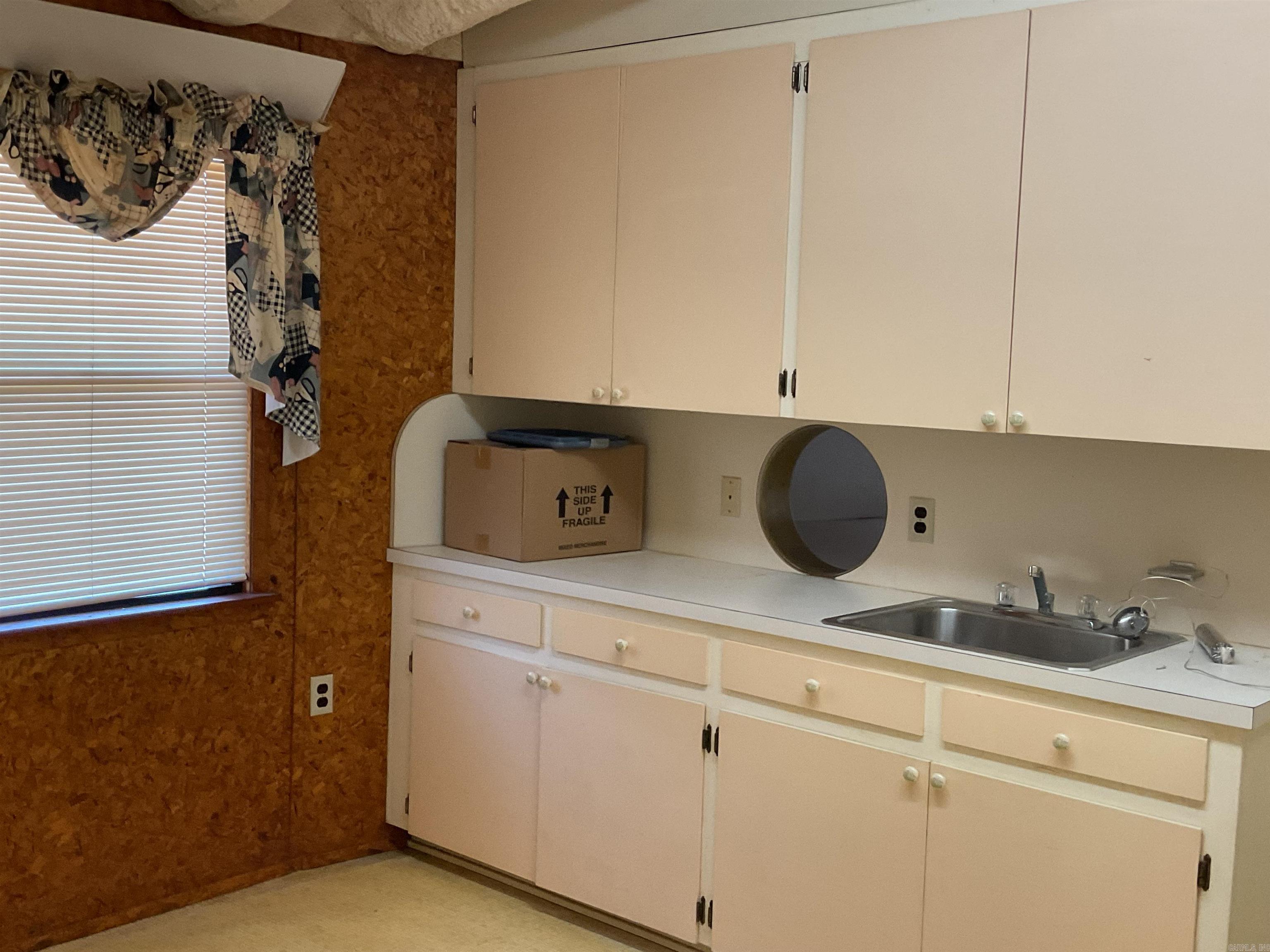 1324 Edgemont Greers Ferry, AR 72067