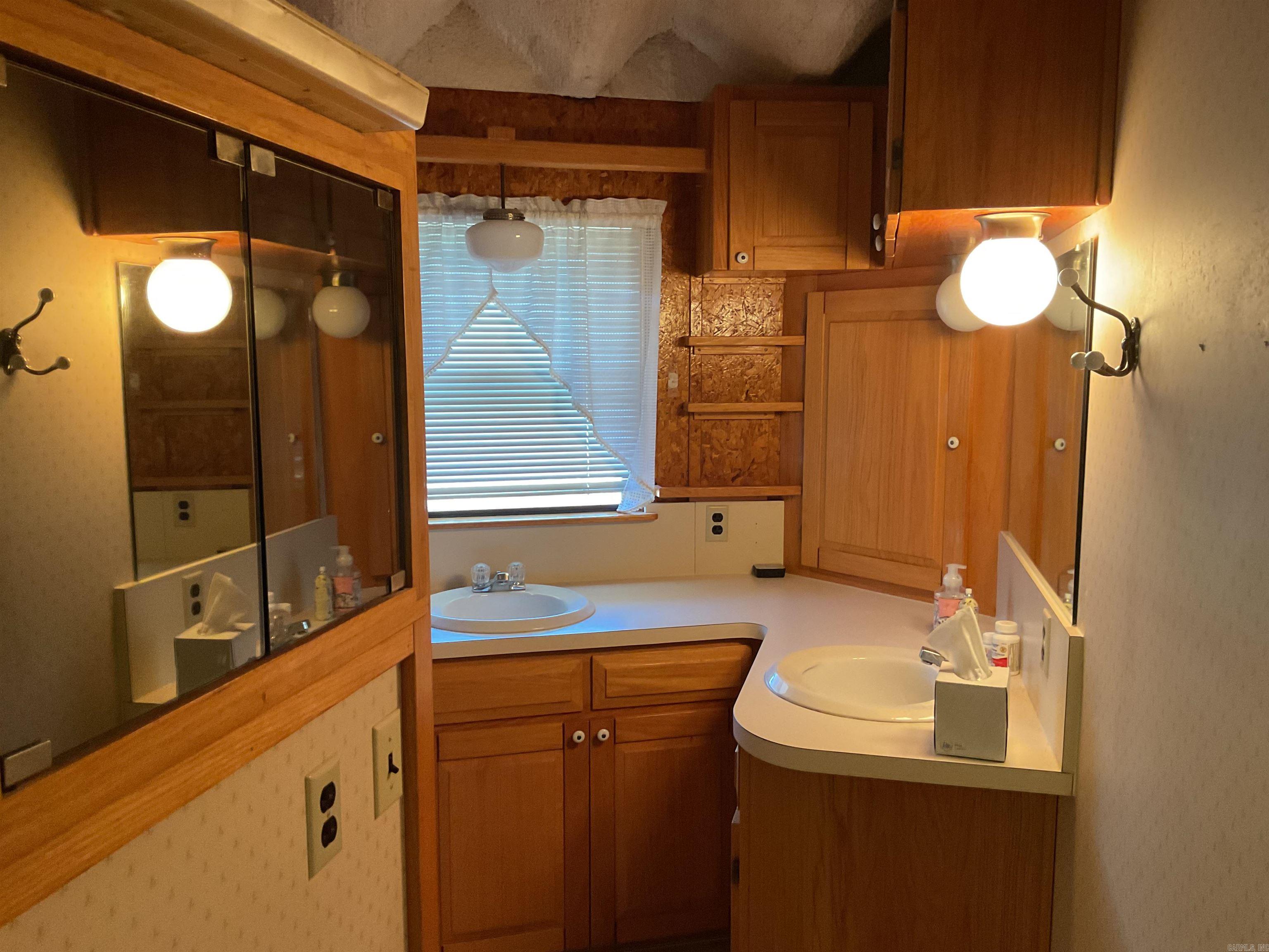 1324 Edgemont Greers Ferry, AR 72067