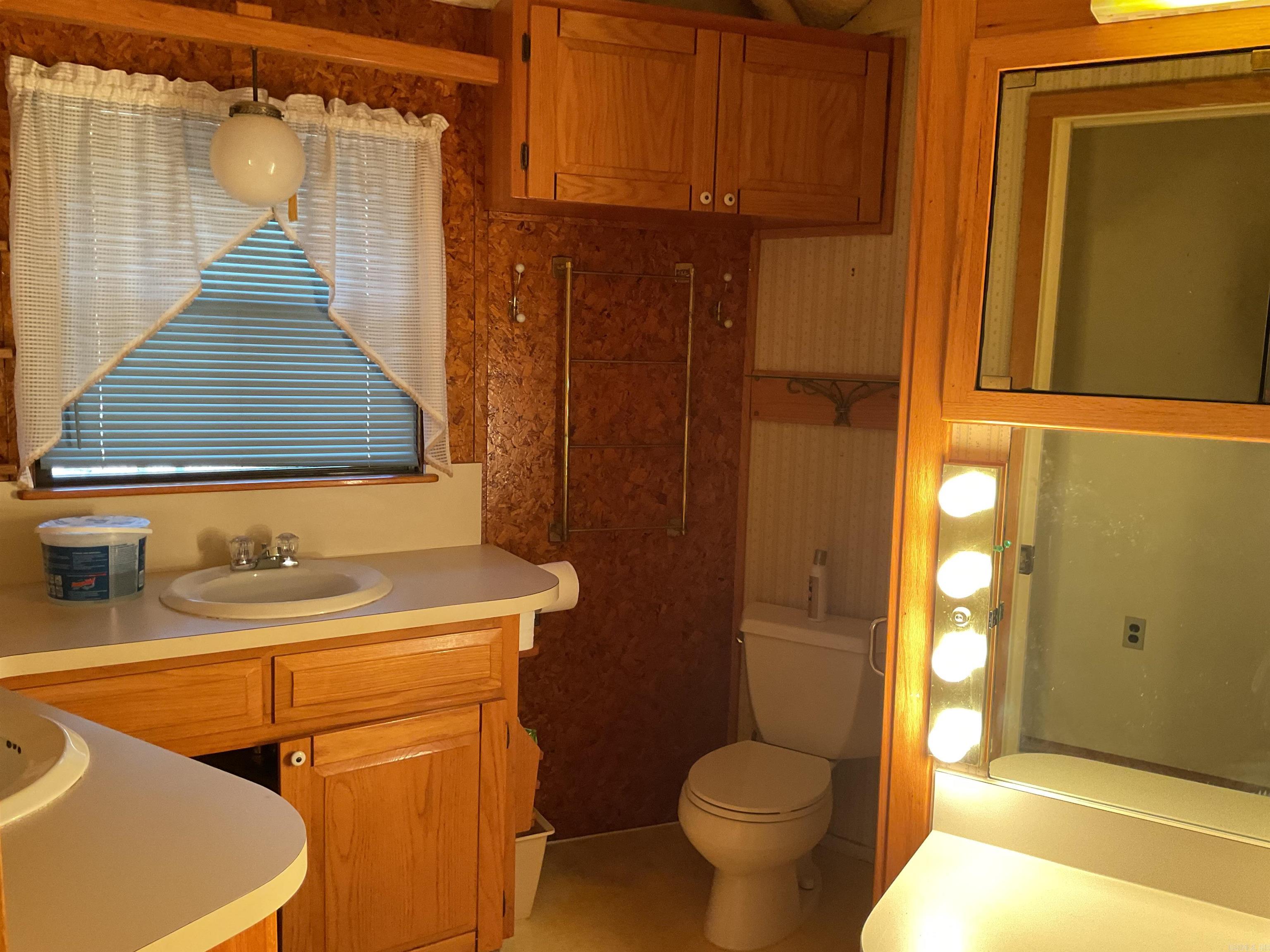 1324 Edgemont Greers Ferry, AR 72067