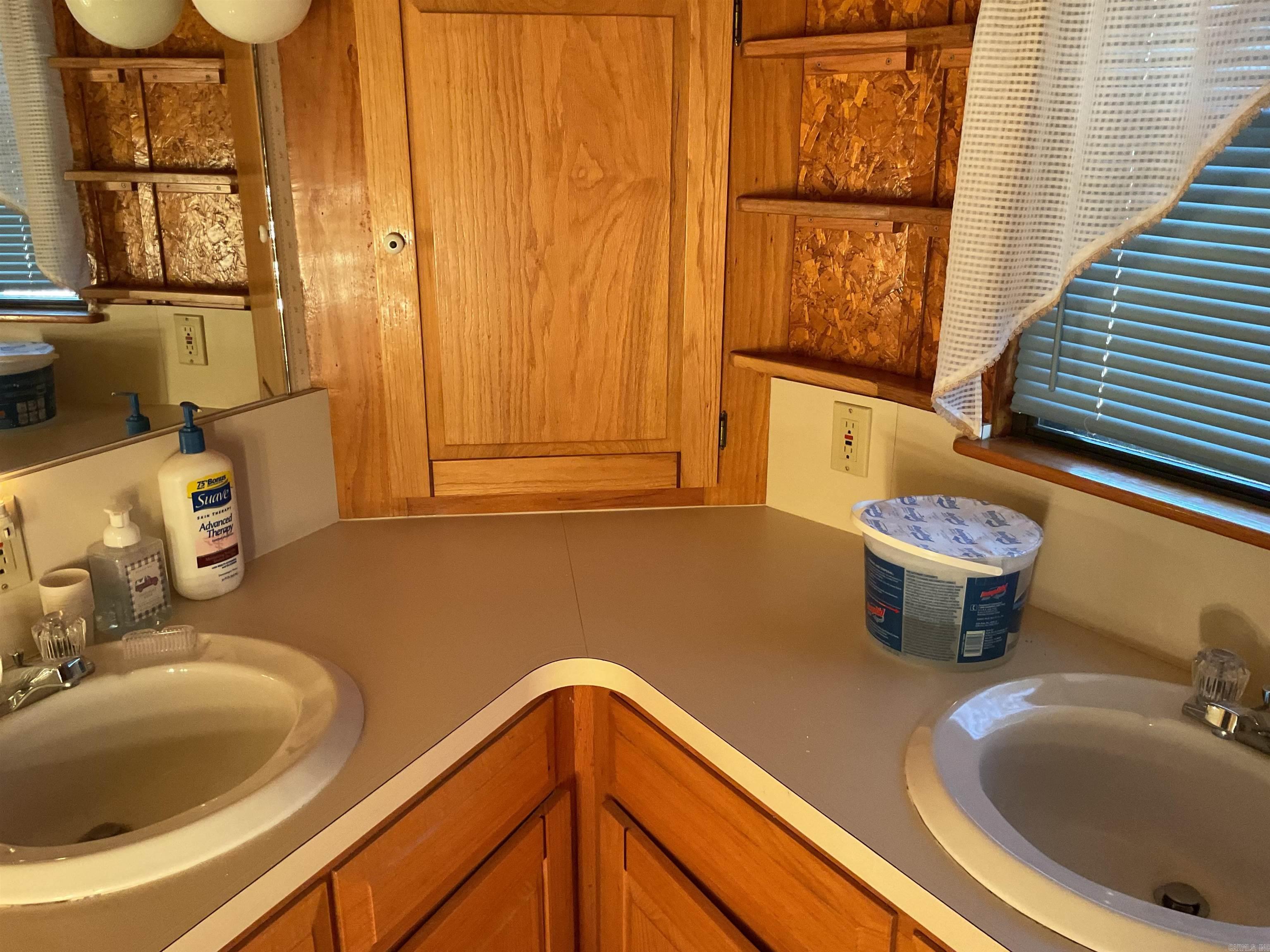 1324 Edgemont Greers Ferry, AR 72067