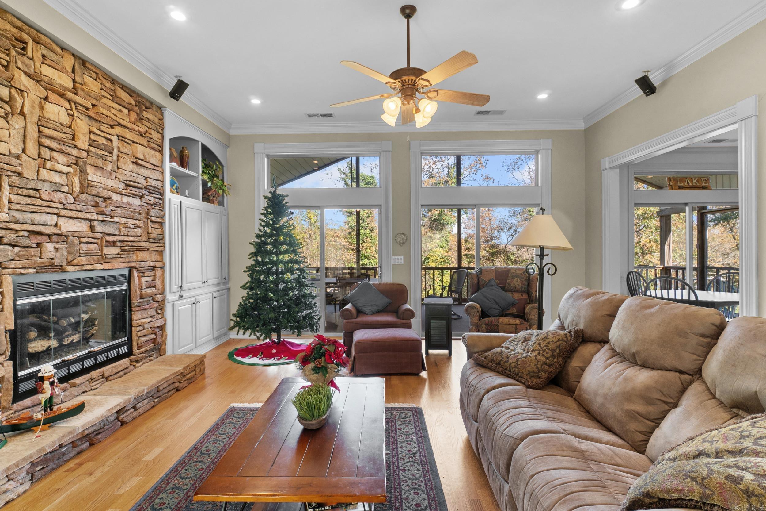 512 El Camino Real  Greers Ferry, AR