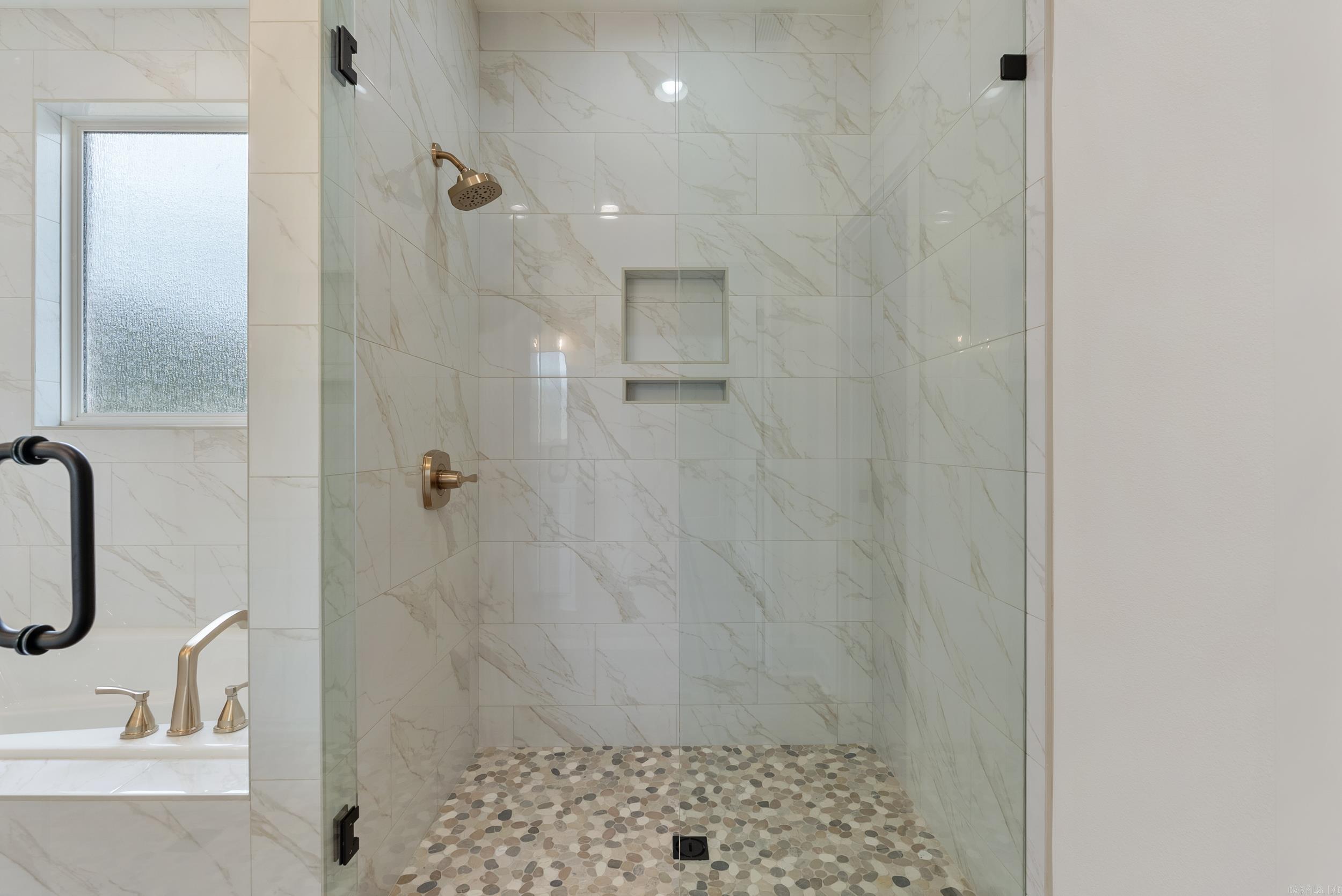 7 Avrey Lane Greenbrier, AR 72058