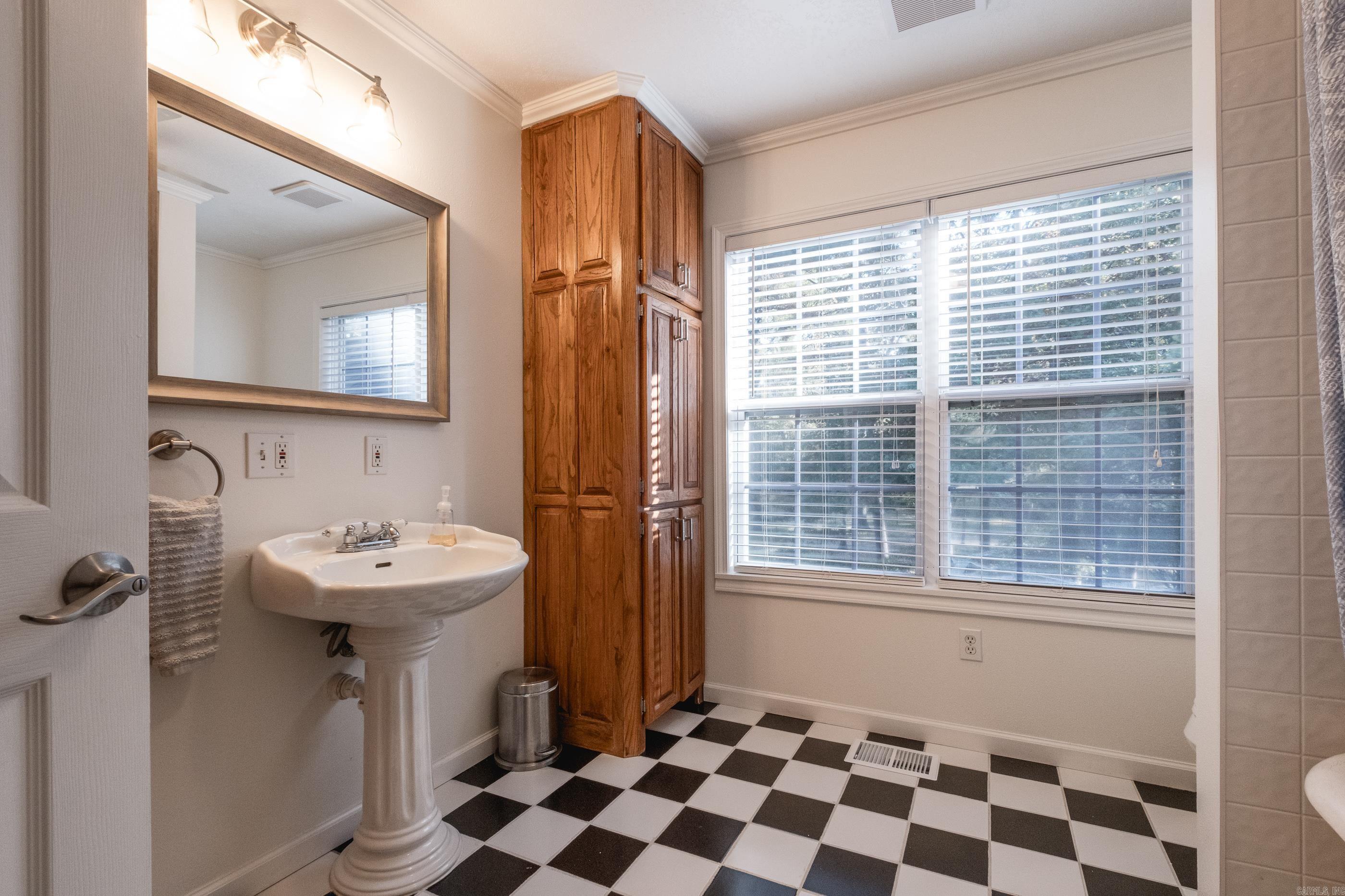 26107 Highway 300 Roland, AR 72135