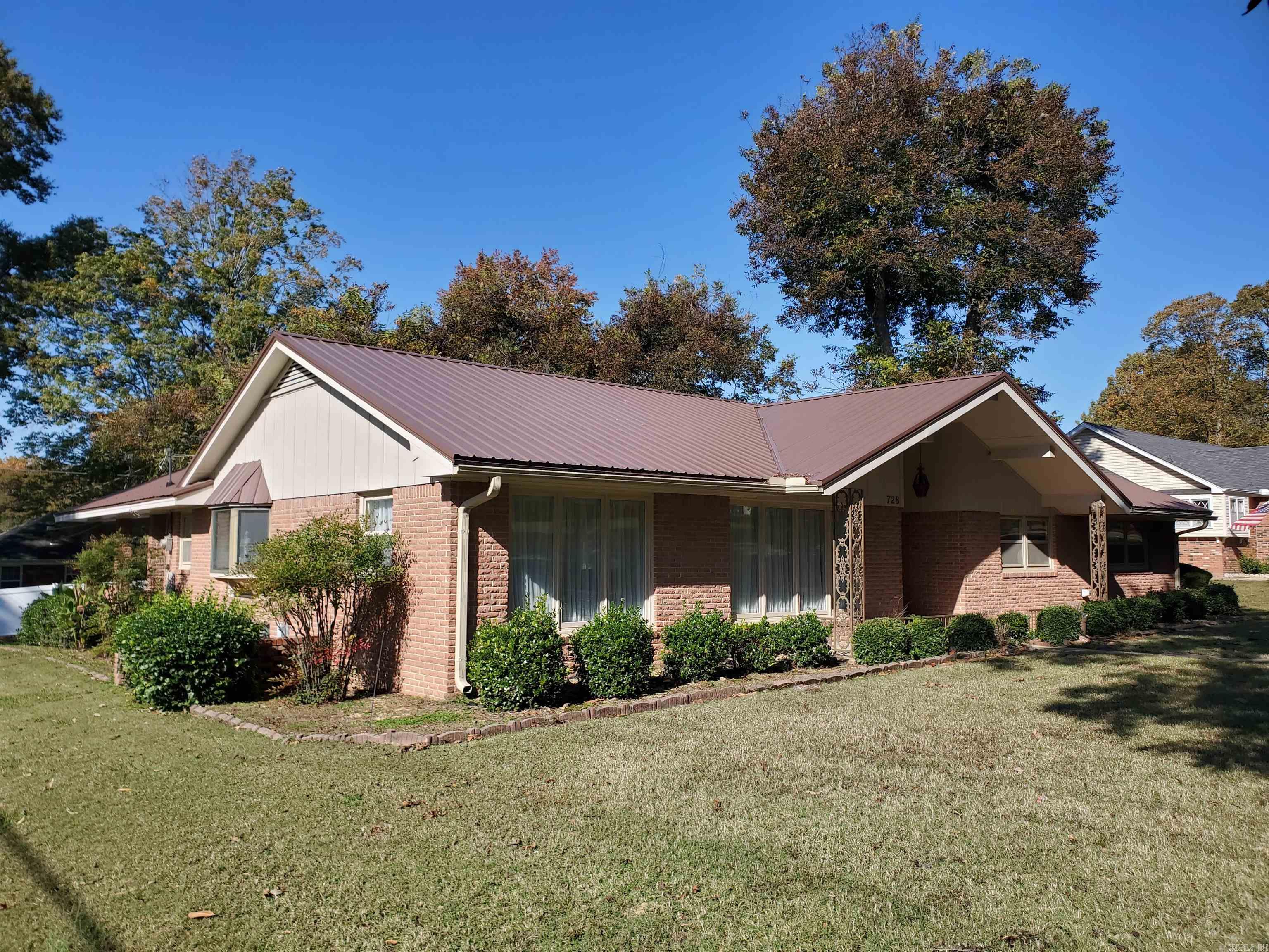 728 N 5th  Piggott, AR