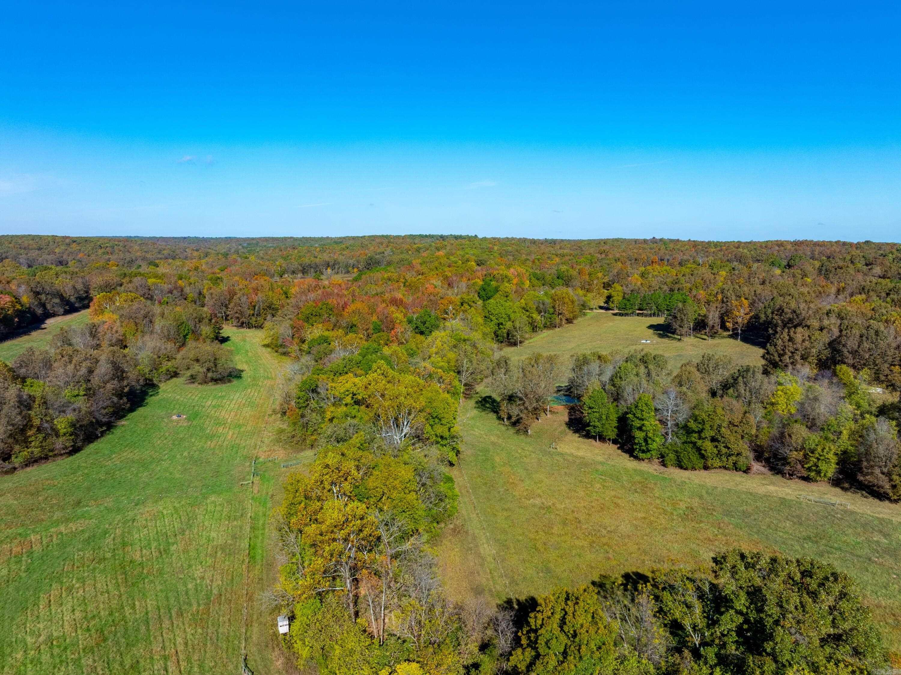 207 Earl Rd Evening Shade, AR 72532