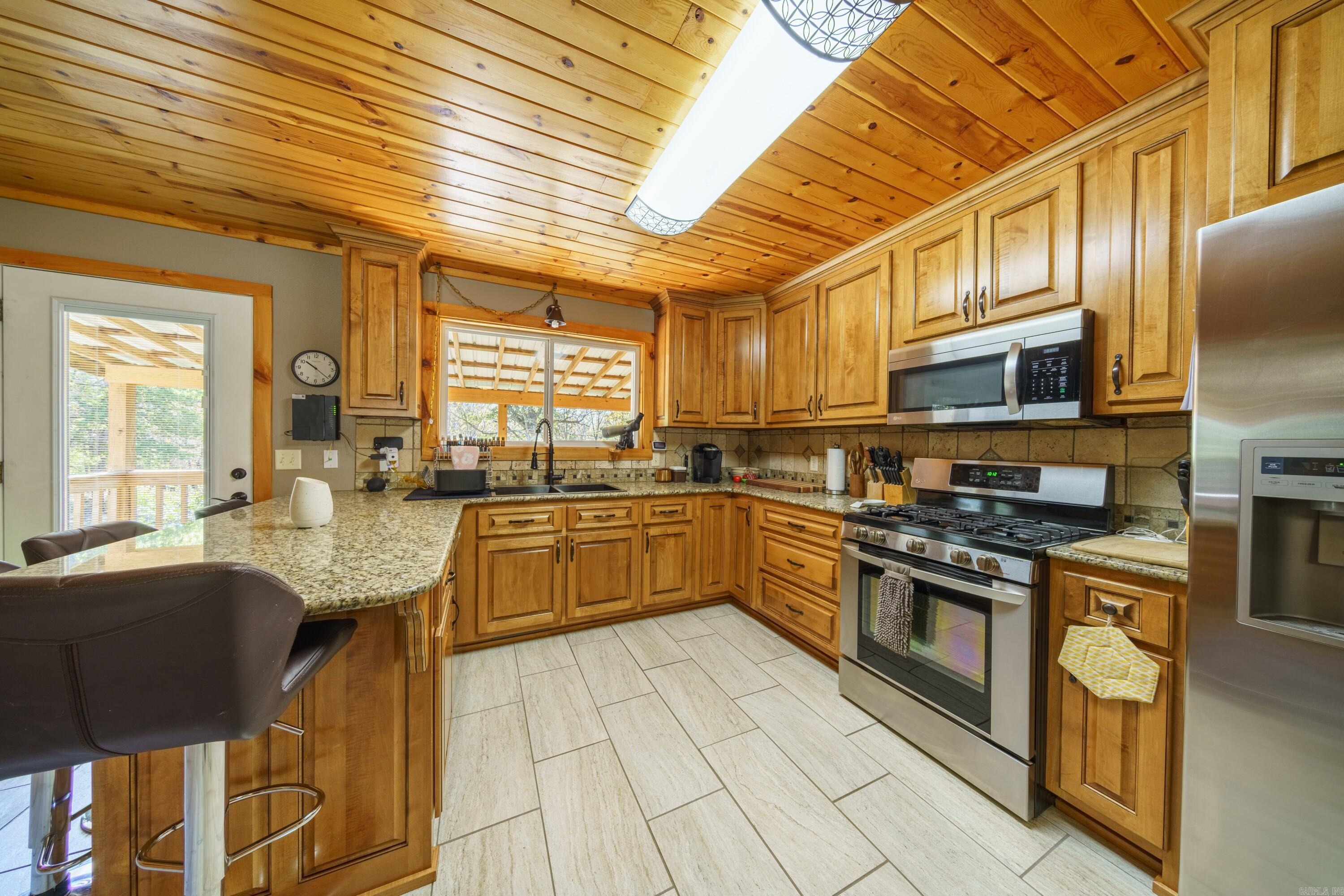 207 Earl Rd Evening Shade, AR 72532