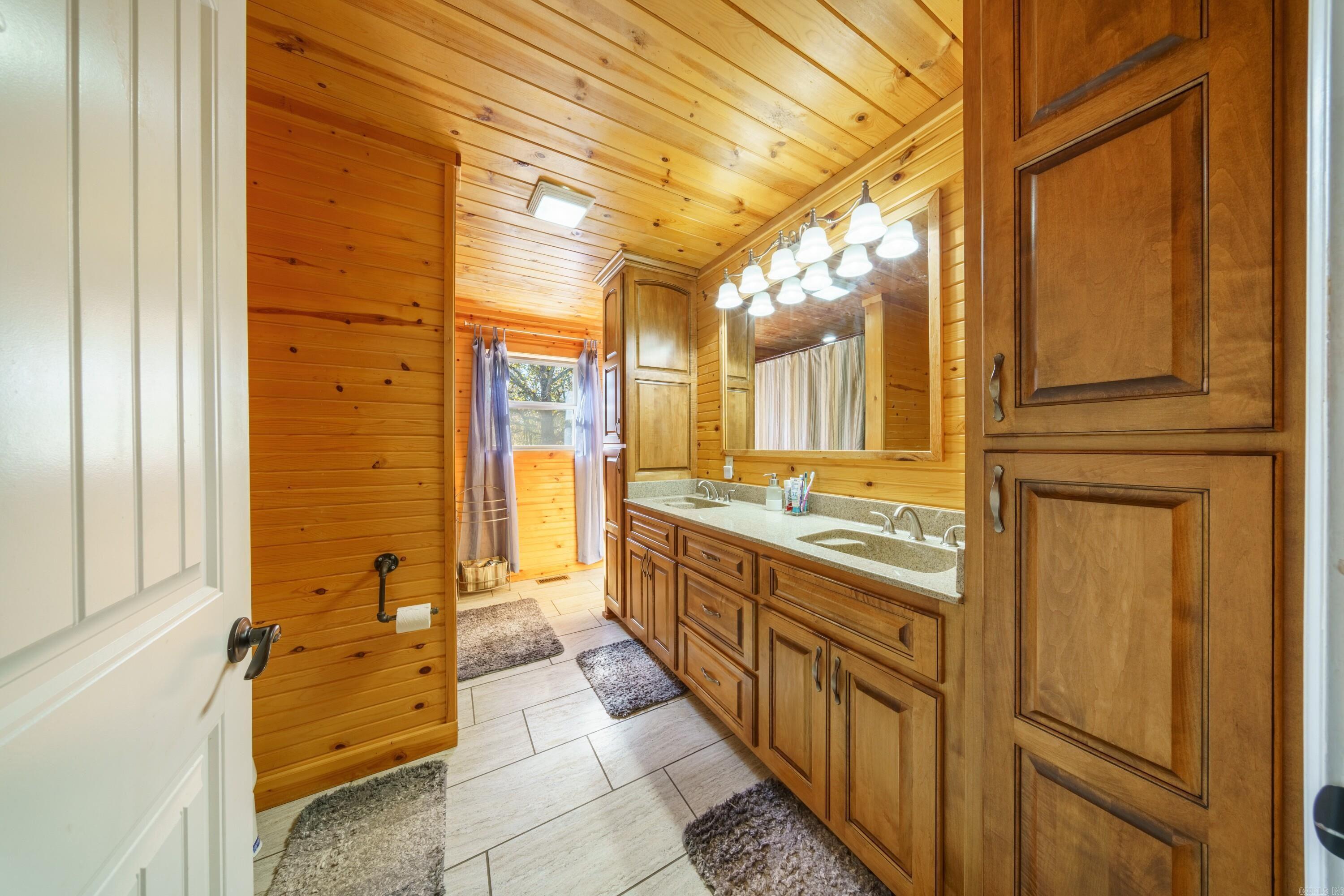 207 Earl Rd Evening Shade, AR 72532