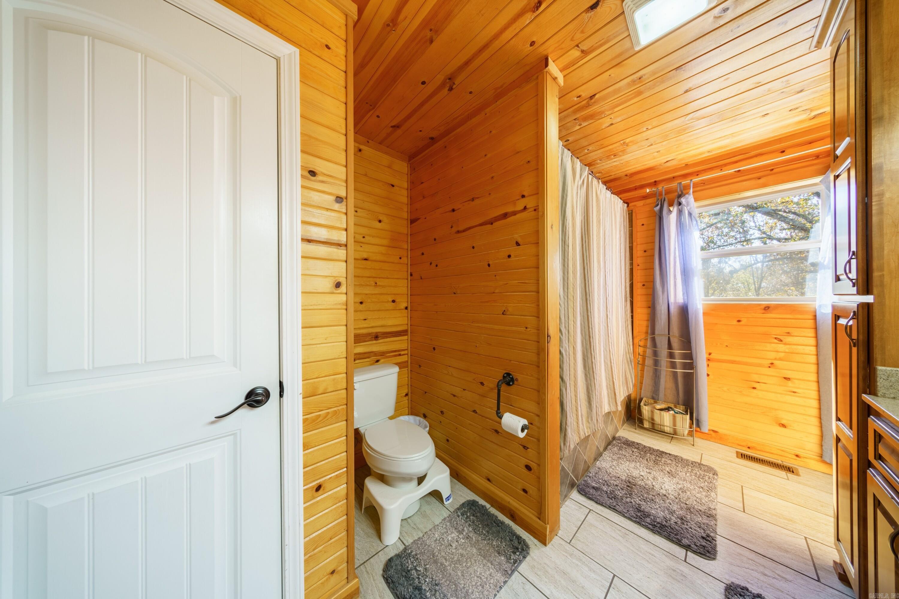 207 Earl Rd Evening Shade, AR 72532