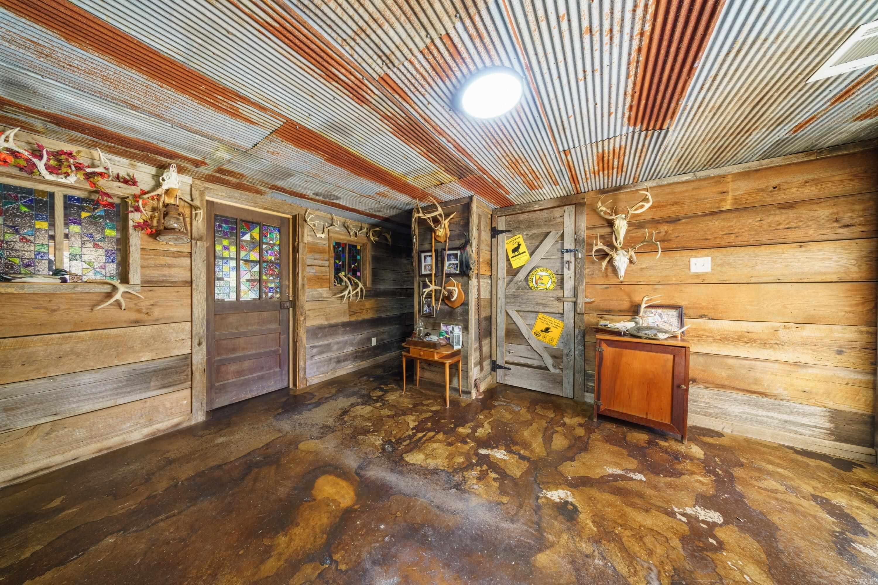 207 Earl Rd Evening Shade, AR 72532