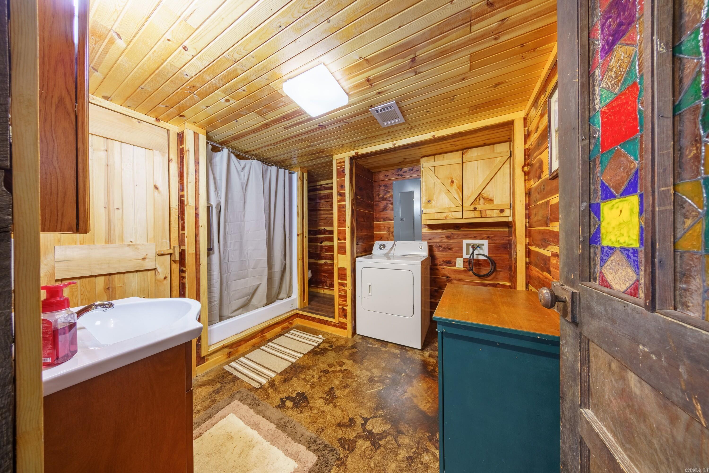 207 Earl Rd Evening Shade, AR 72532