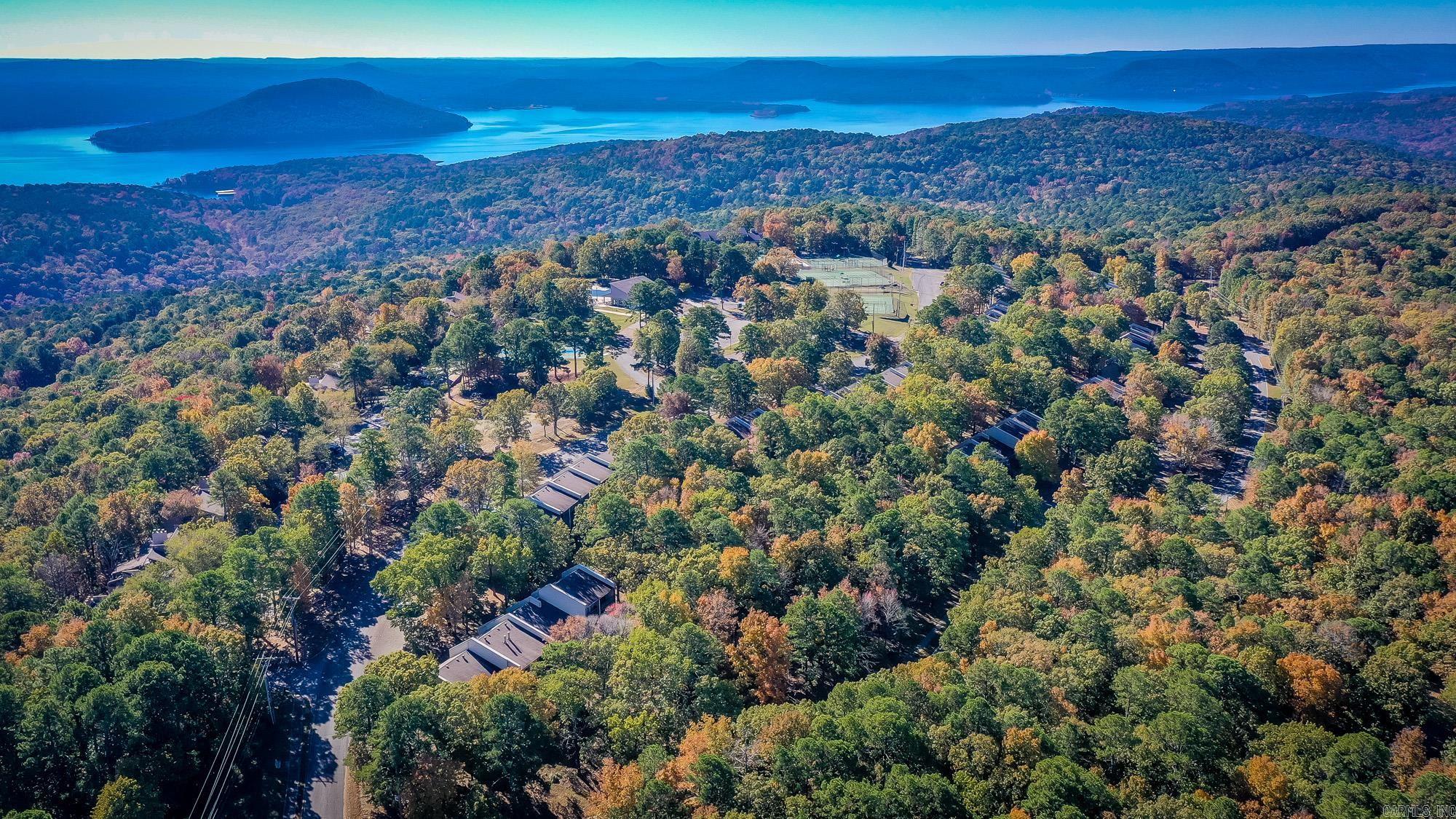 601 Dave Creek Parkway  Fairfield Bay, AR