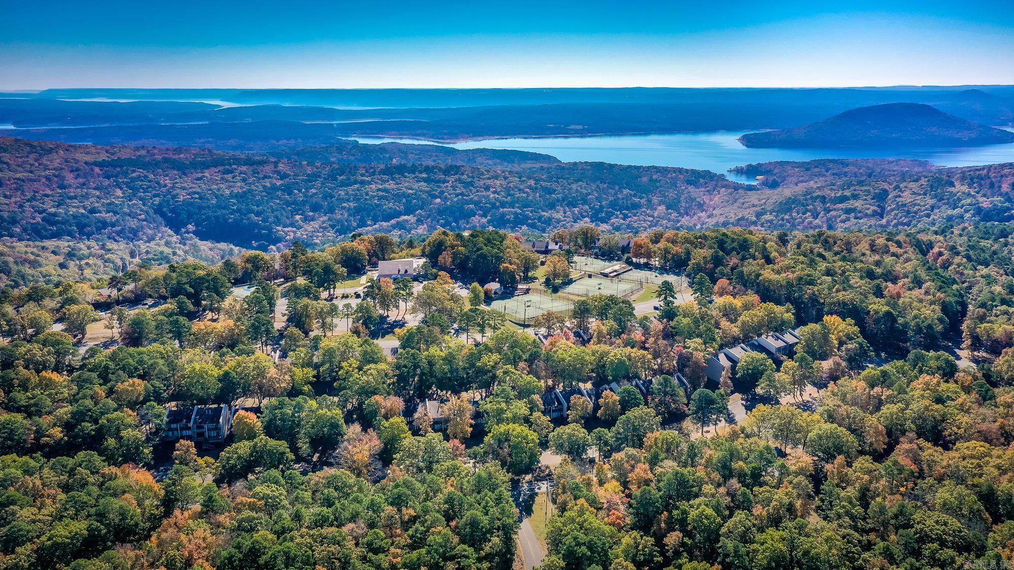 601 Dave Creek Parkway  Fairfield Bay, AR