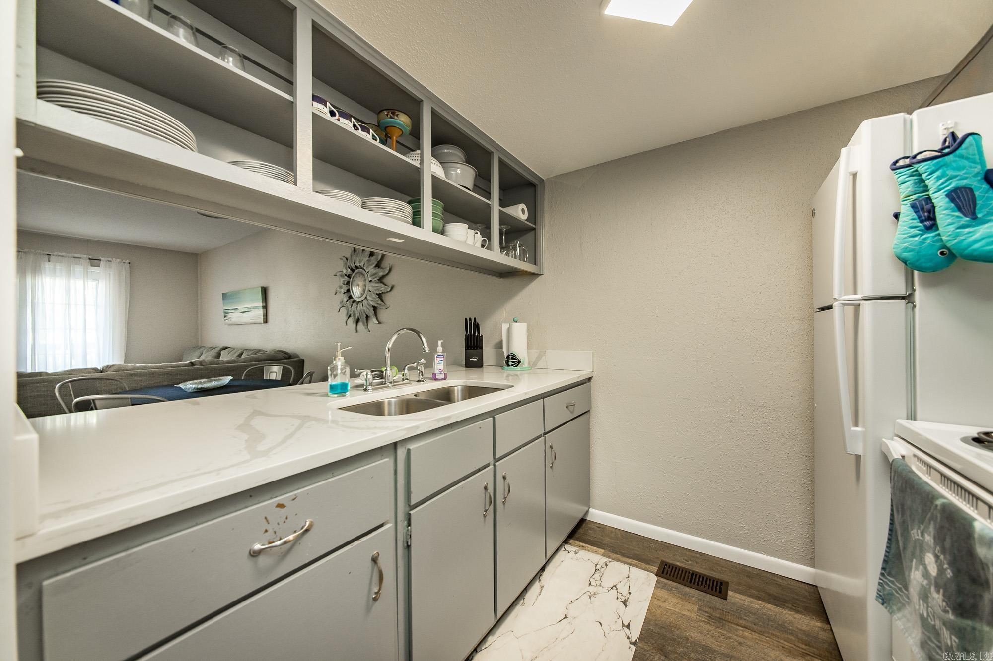 601 Dave Creek Parkway  Fairfield Bay, AR