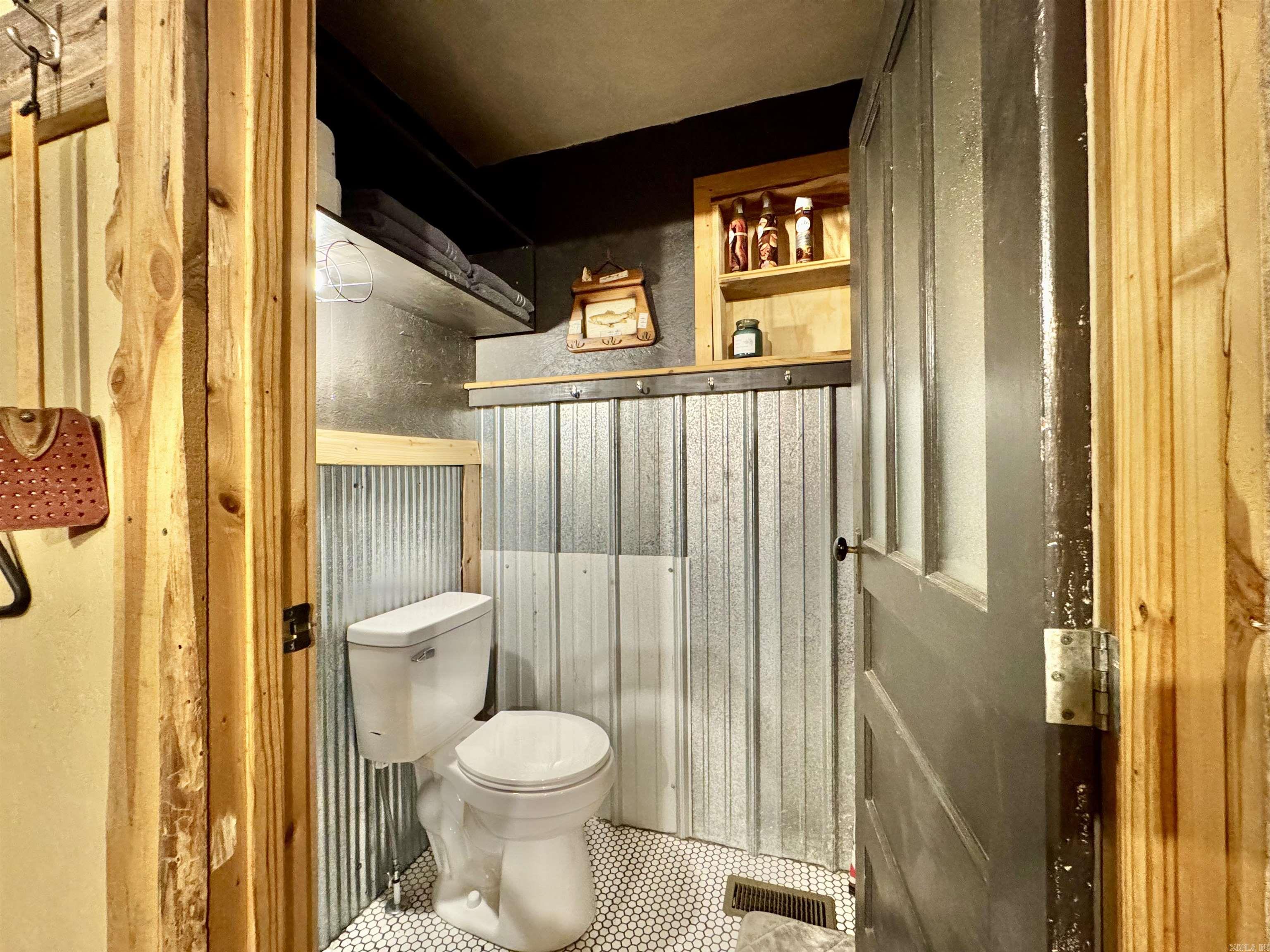 6356 Sunny Fox Rd. Mountain View, AR 72560