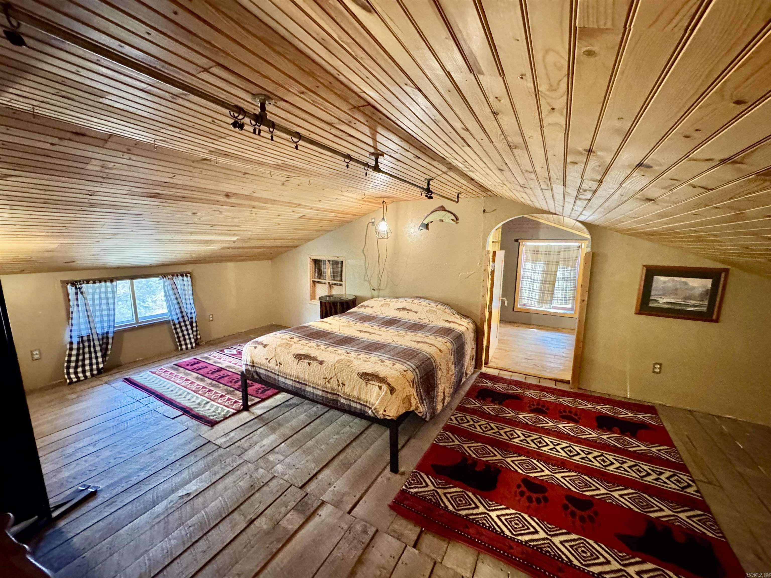 6356 Sunny Fox Rd. Mountain View, AR 72560