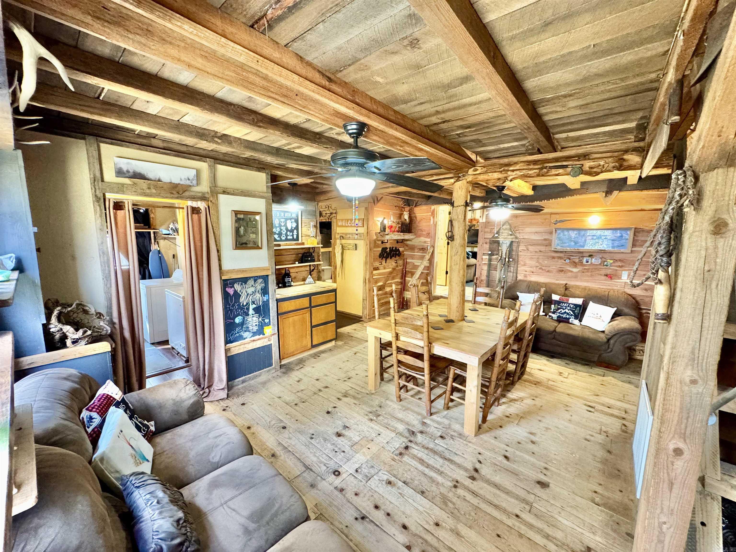 6356 Sunny Fox Rd. Mountain View, AR 72560