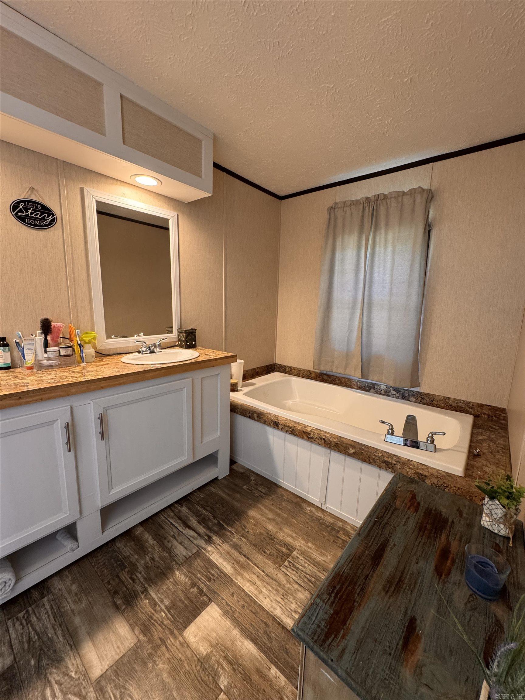 127 Proctor  Romance, AR