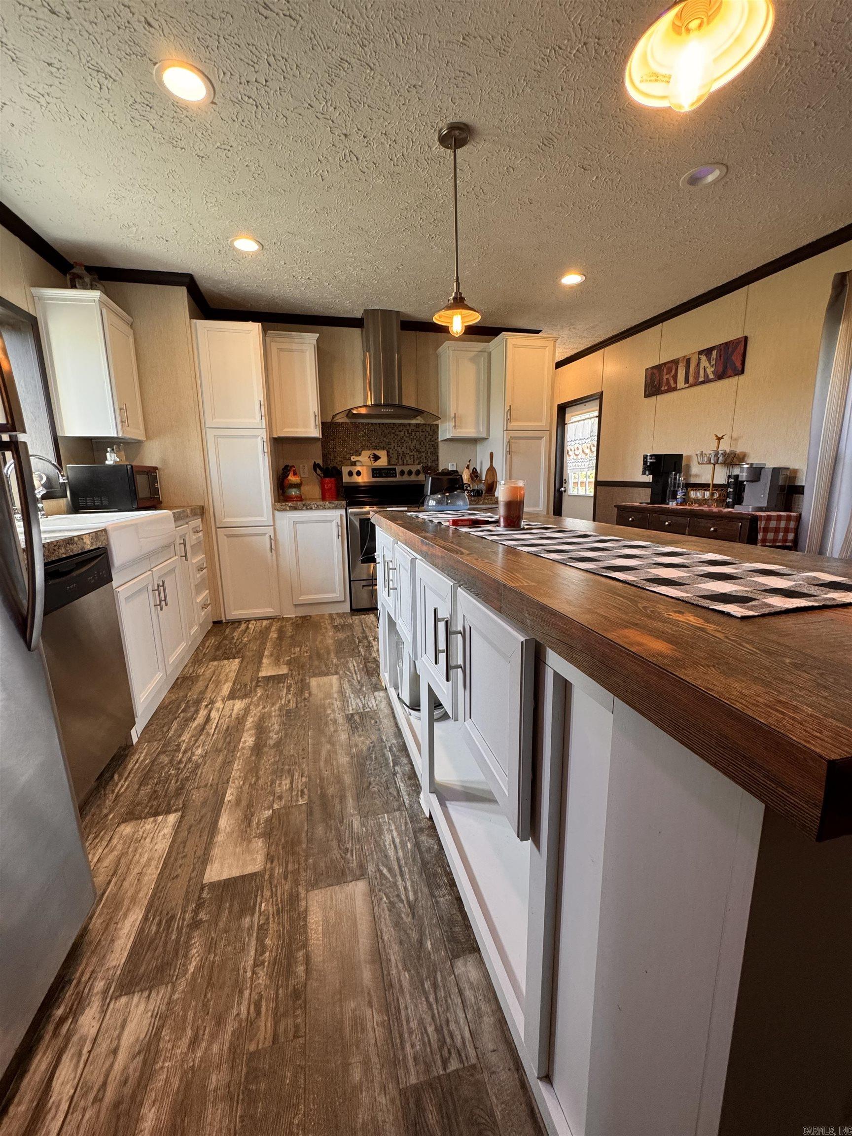 127 Proctor  Romance, AR