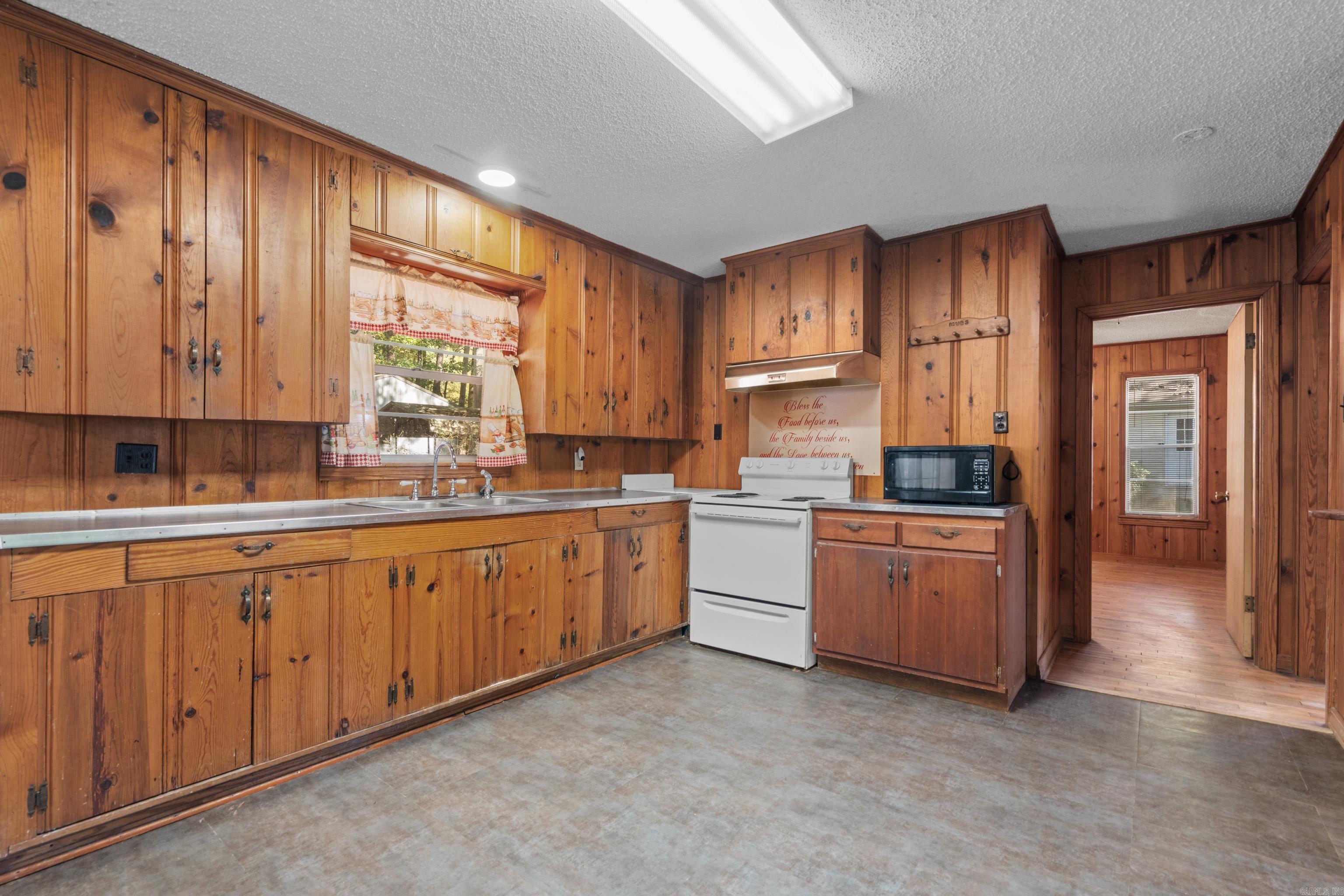 131 Snug Harbor  Hot Springs, AR