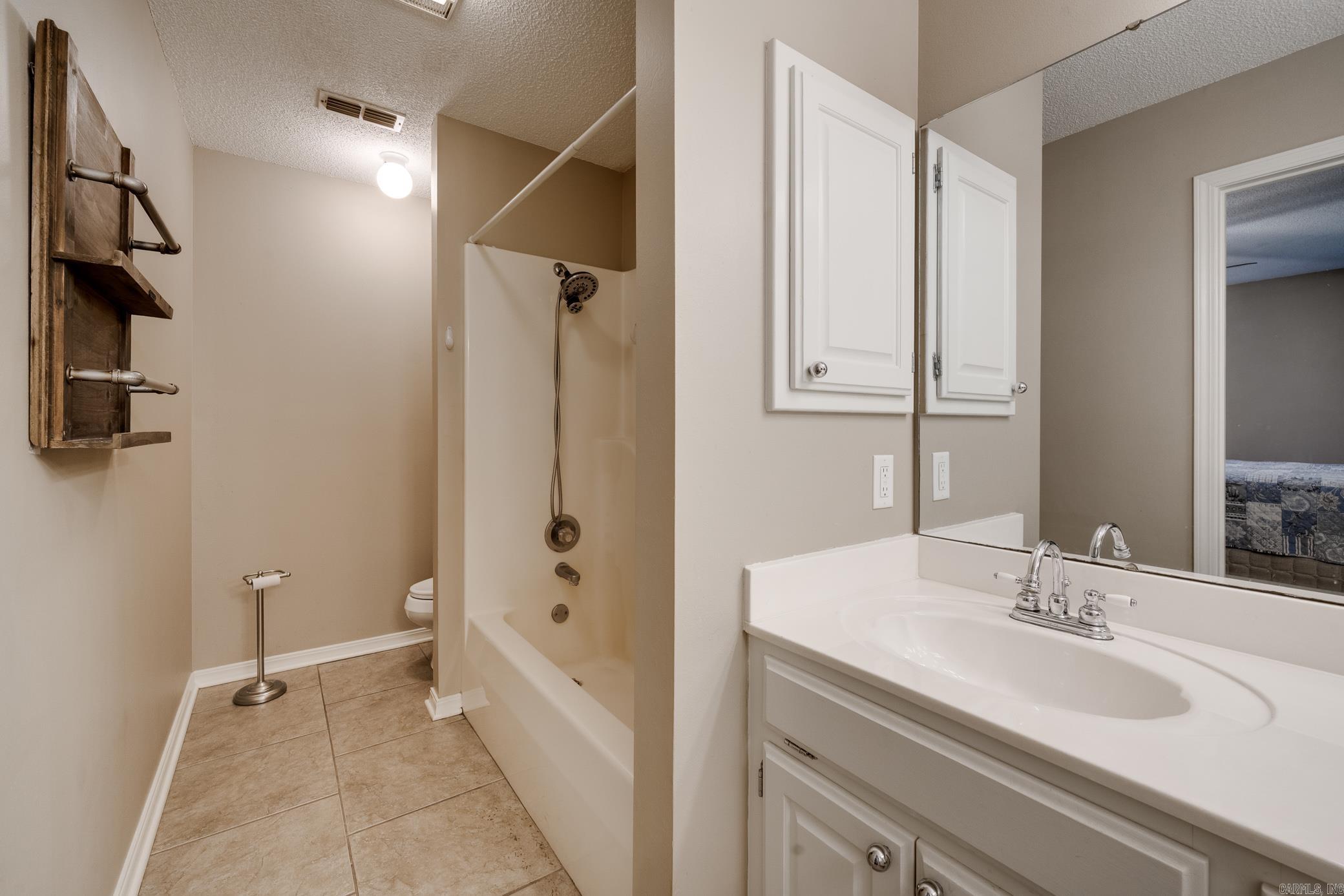 24 Darrell Street Vilonia, AR 72173