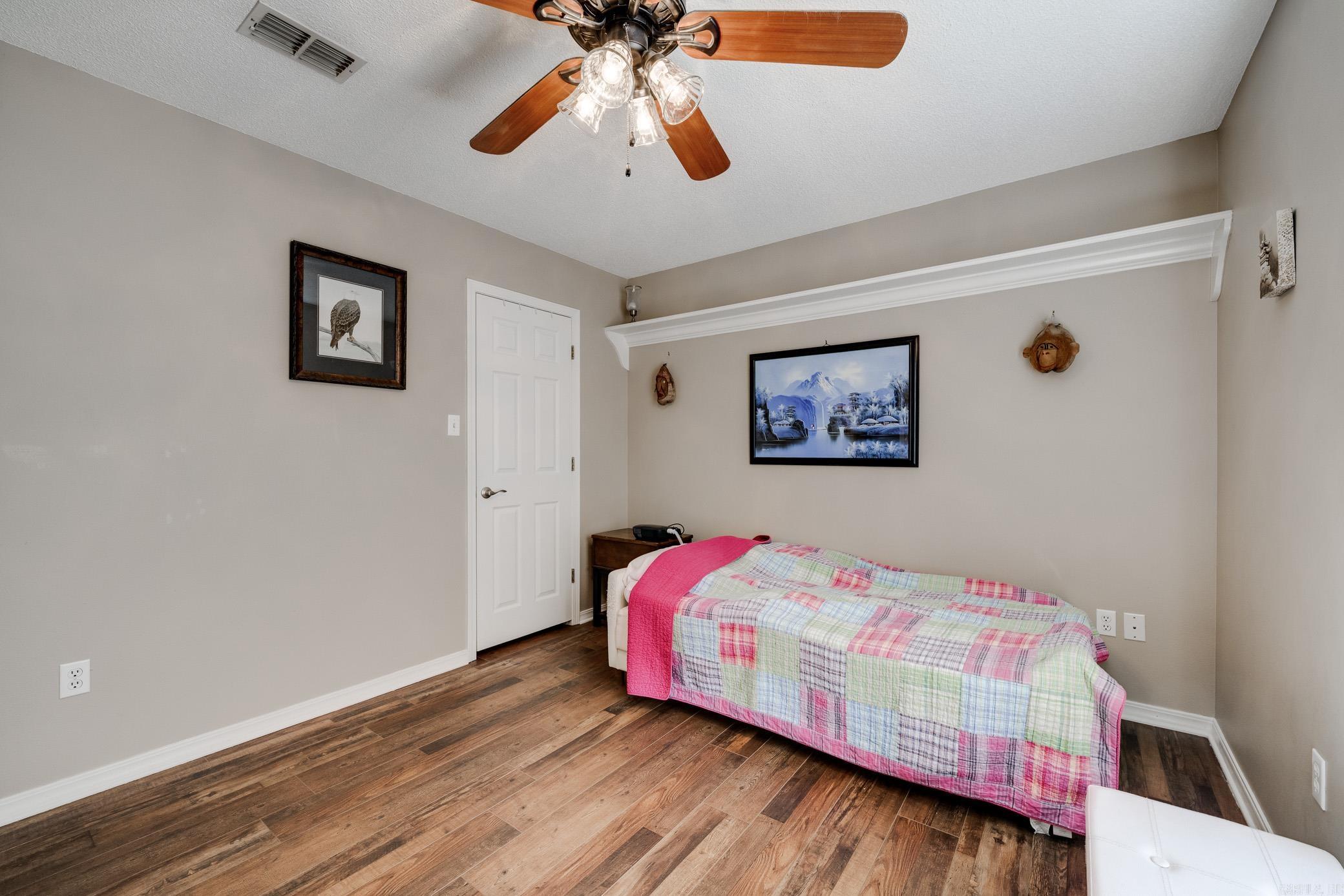 24 Darrell Street Vilonia, AR 72173