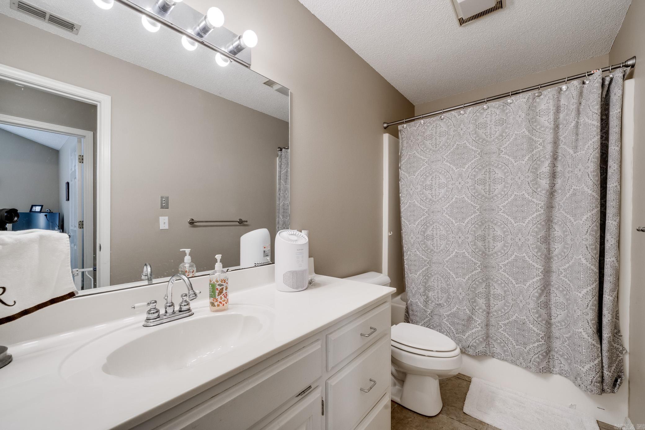 24 Darrell Street Vilonia, AR 72173