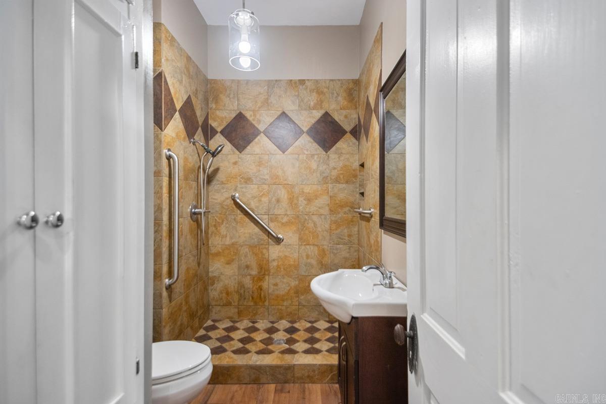 501 W Conway Street Benton, AR 72015