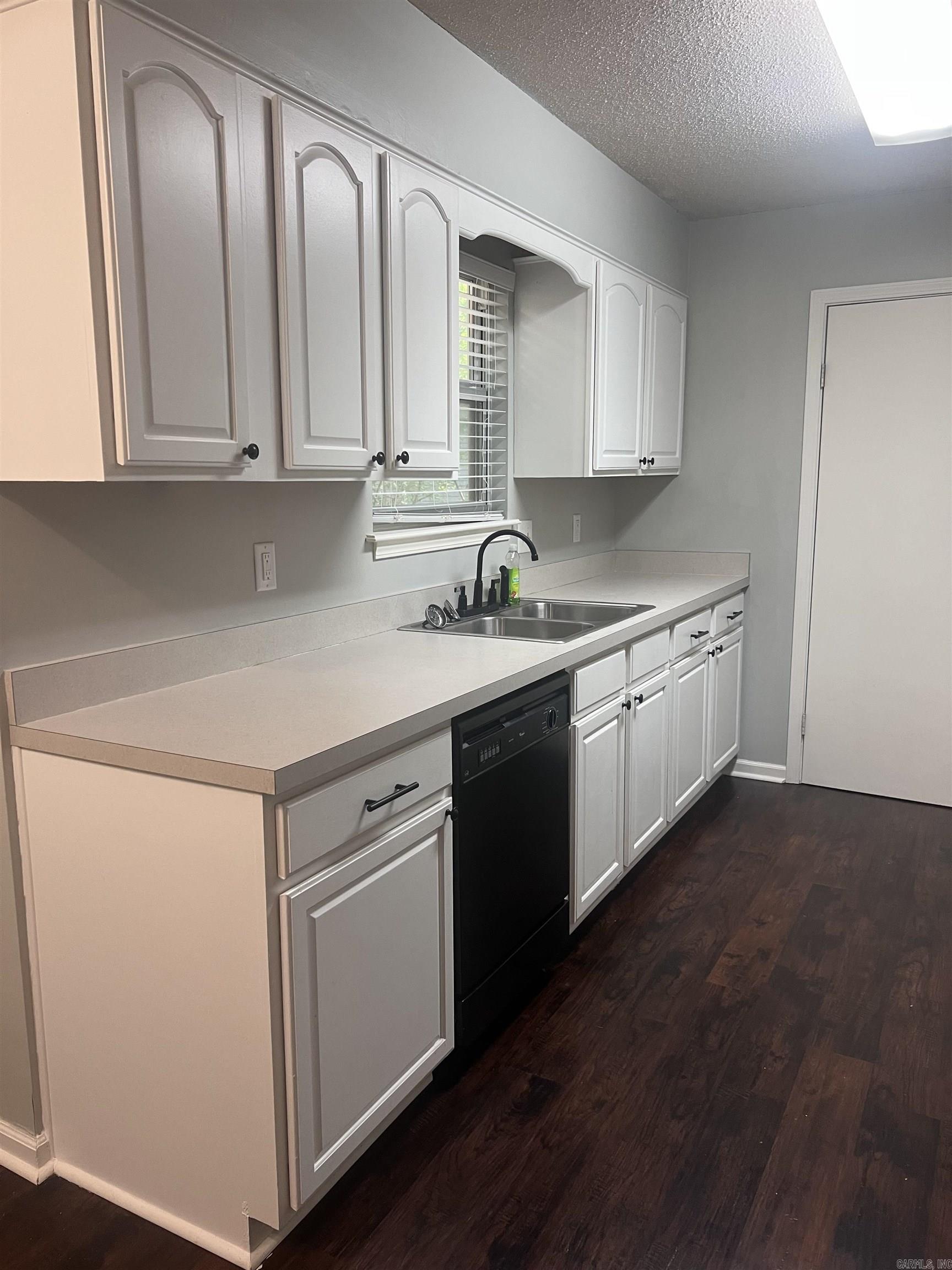 3 Woodhill Court Little Rock, AR 72211